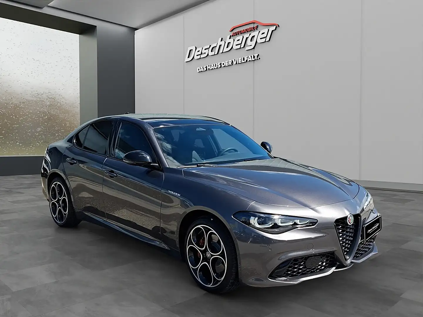 Alfa Romeo Giulia Veloce 2,2 16V 210 AT8 Q4 AWD Grau - 2