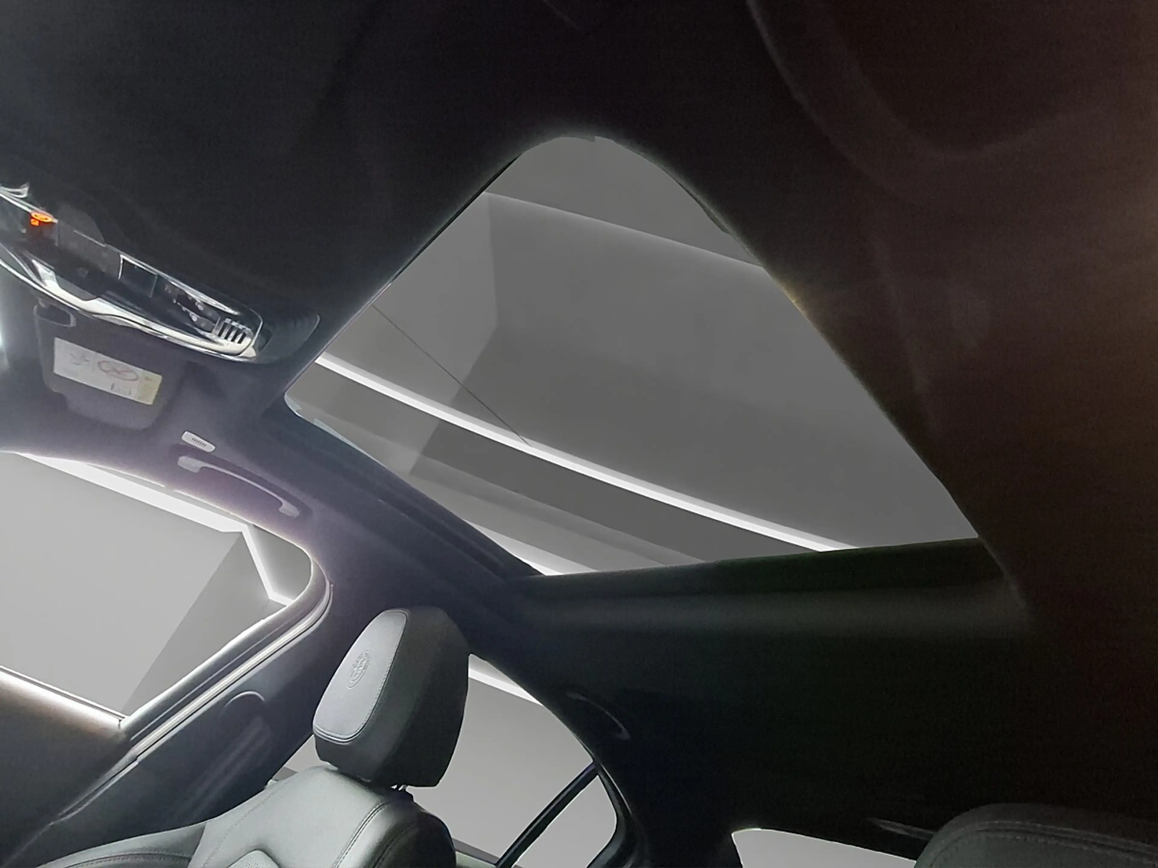 Alfa Romeo Giulia Veloce 2,2 16V 210 AT8 Q4 AWD — photo 11