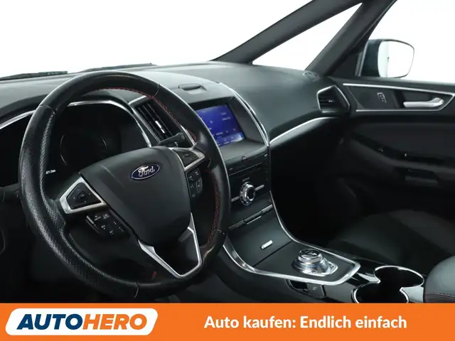 Ford S-Max view 11