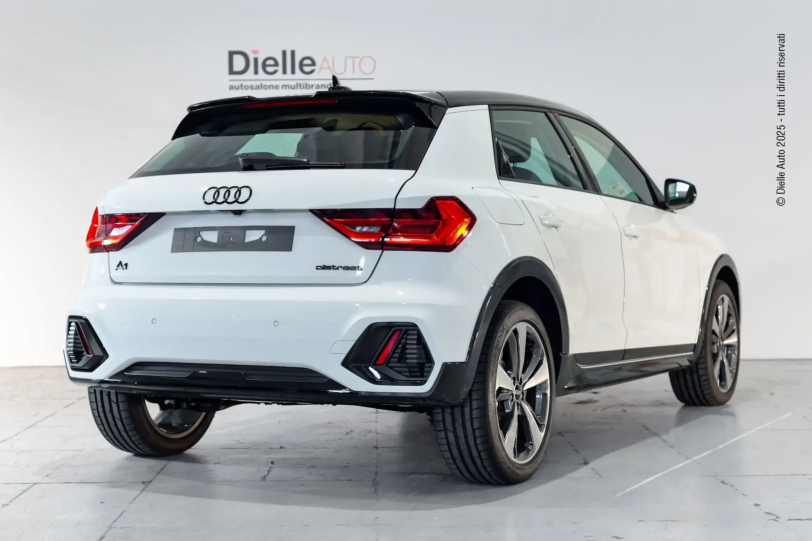Audi A1 A1 allstreet 30 TFSI S tronic Identity Contrast 1 Wit - 2