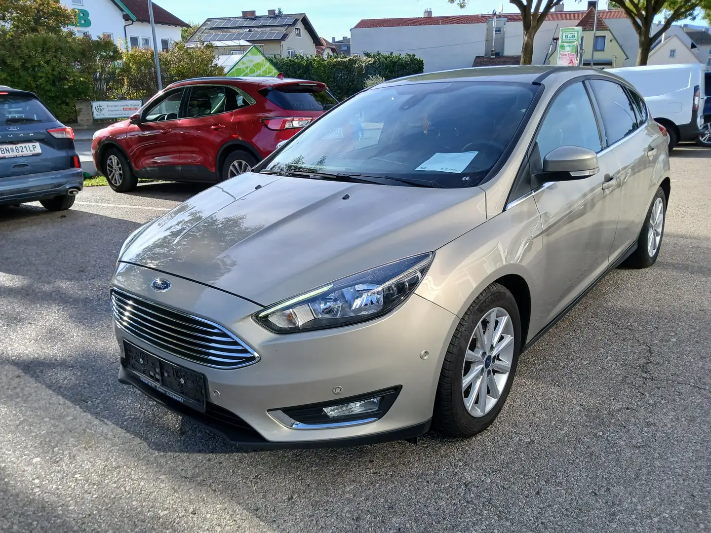 Ford Focus 1,0 EcoBoost Titanium Bronze - 1