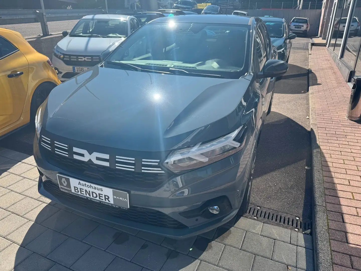 Dacia Sandero 3 Expression TCE 90 Grijs - 2