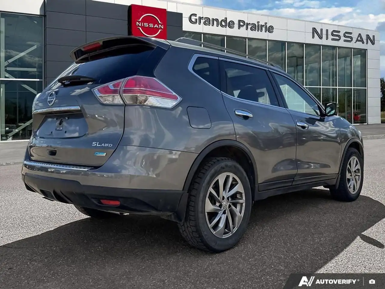 Nissan Rogue снимка Nissan Rogue