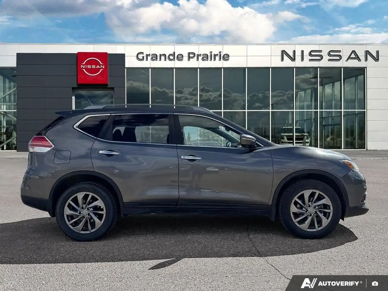 Nissan Rogue снимка Nissan Rogue