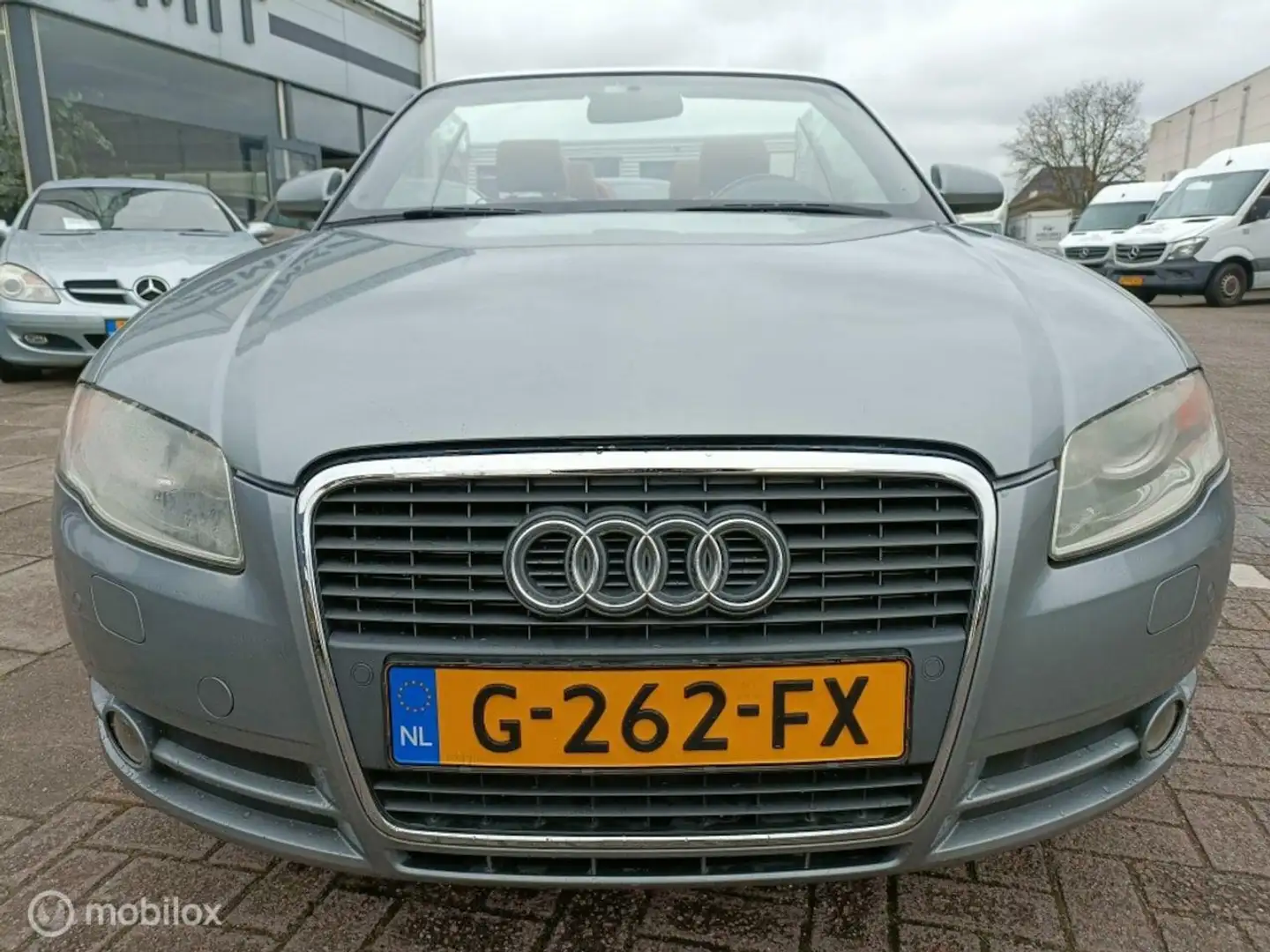 Audi A4 Cabriolet 3.2 FSI Pro Line Exclusive AUT Leder Gris - 2