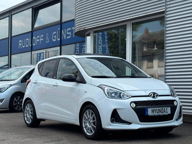 Hyundai i10 1,0 NAVI/F.DACH/SHZ/CLIMA/PDC/LHZ/GARANTIE — photo 2
