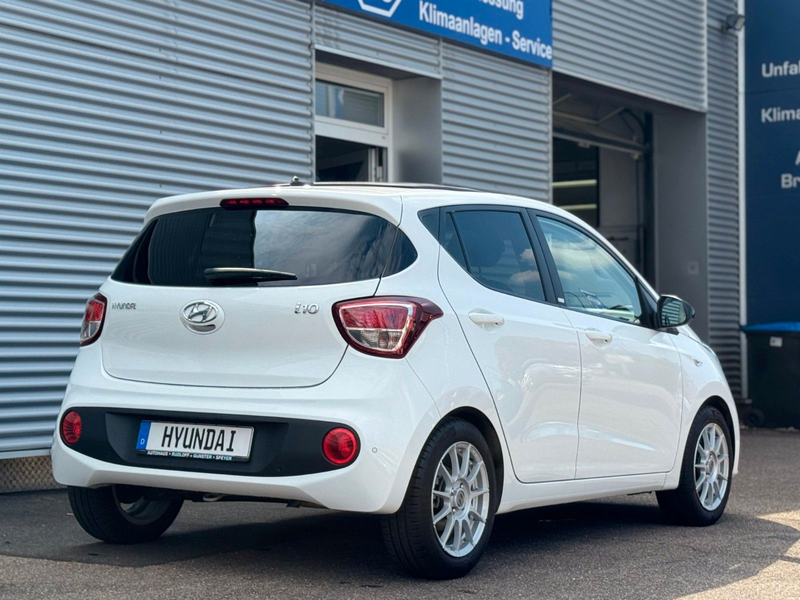 Hyundai i10 1,0 NAVI/F.DACH/SHZ/CLIMA/PDC/LHZ/GARANTIE — photo 4