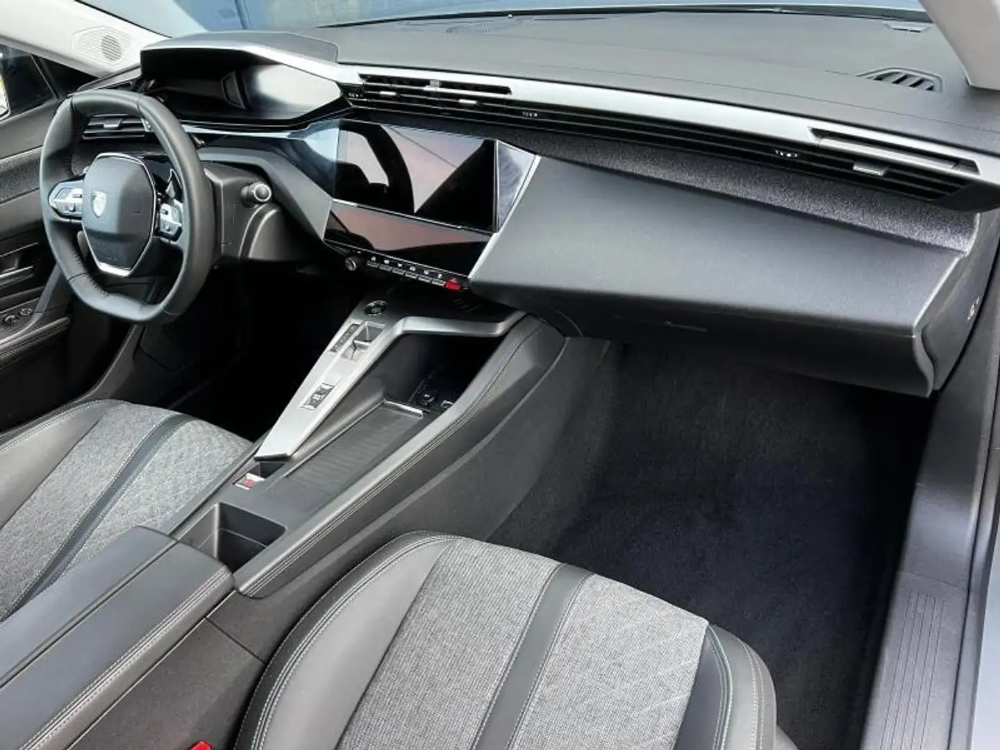 Peugeot 408 Allure / EAT8 / GPS Grijs - 2