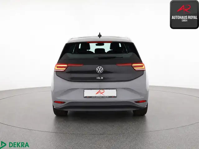 Volkswagen Id.3 view 4