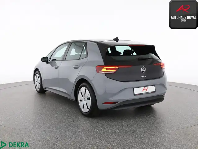 Volkswagen Id.3 view 3