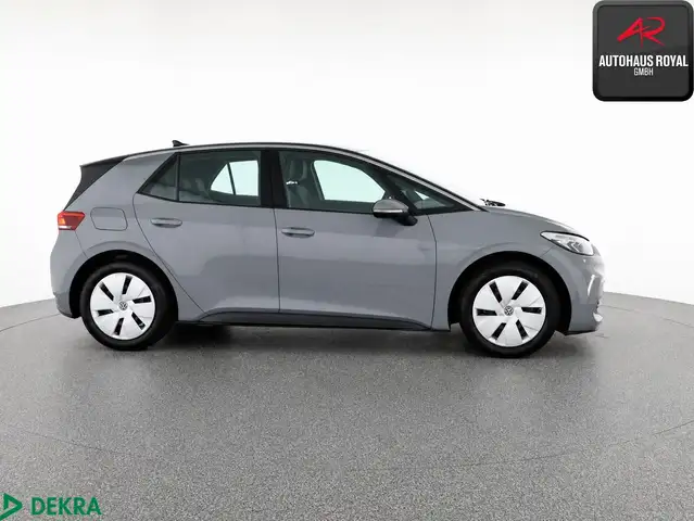Volkswagen Id.3 view 6