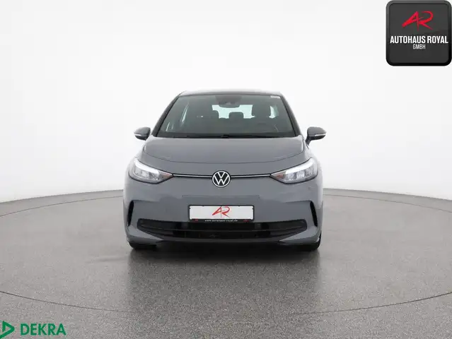 Volkswagen Id.3 view 8
