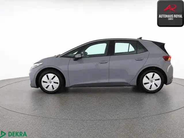 Volkswagen Id.3 view 2