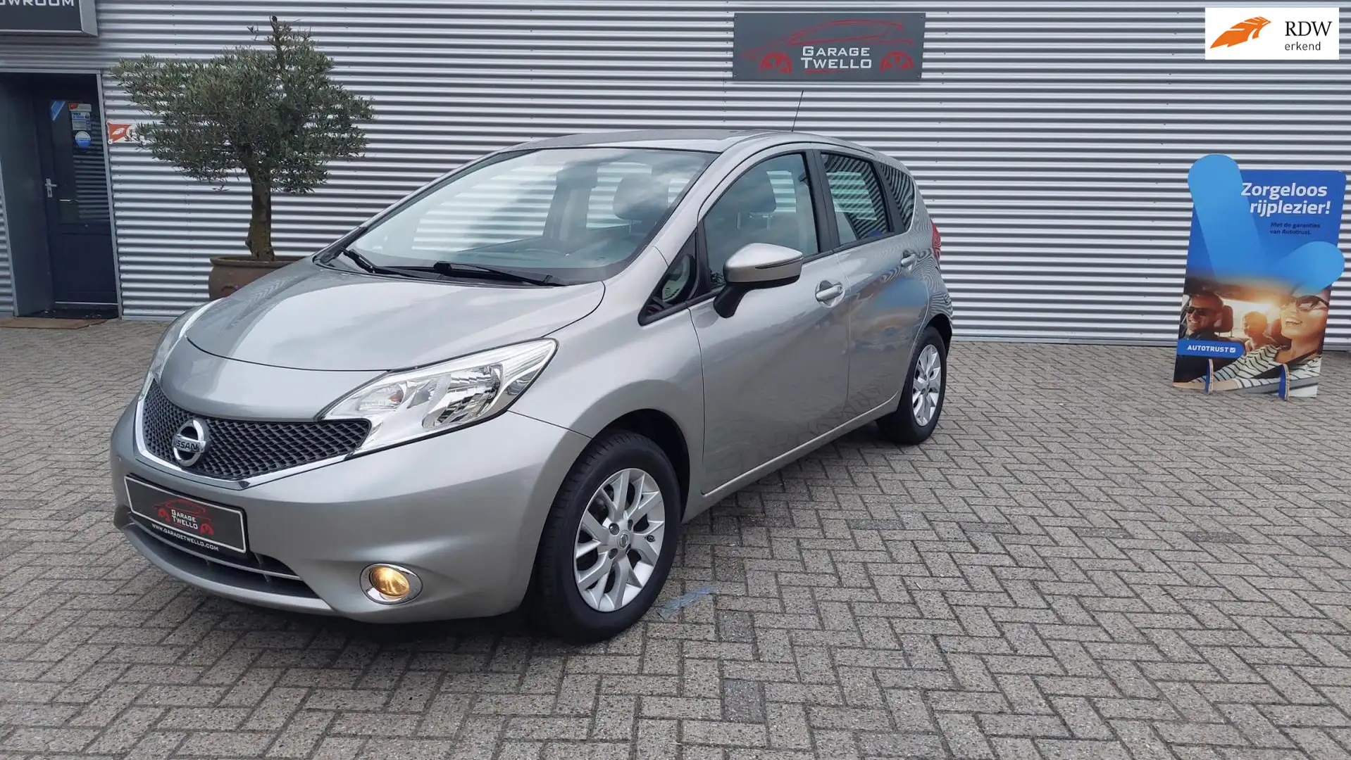 Nissan Note 1.2 Connect Edition navigatie ,airco, cruise contr Gris - 1