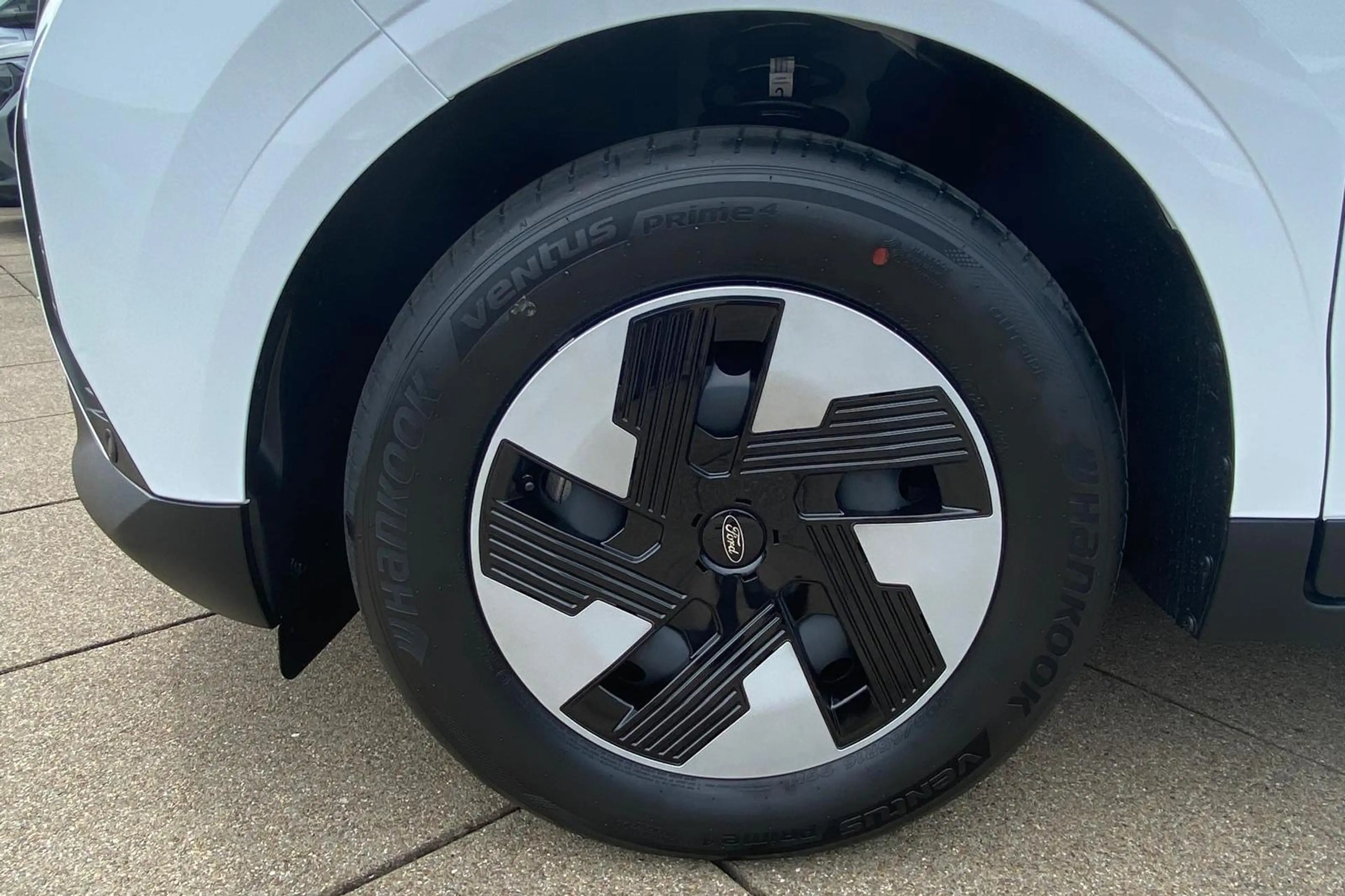 Ford Transit Courier e-Transit Trend 46.8 kWh — photo 13