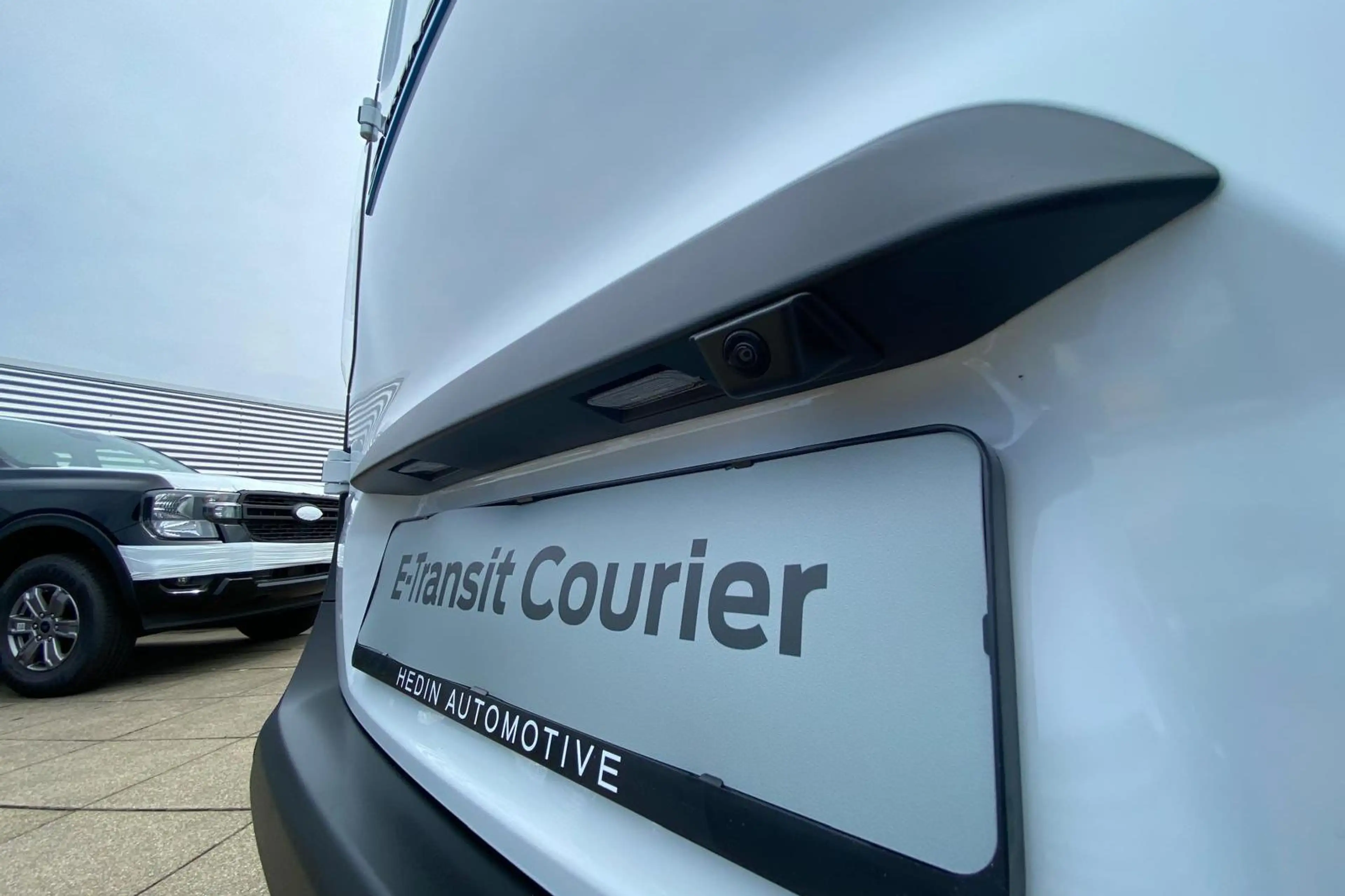 Ford Transit Courier e-Transit Trend 46.8 kWh — photo 7