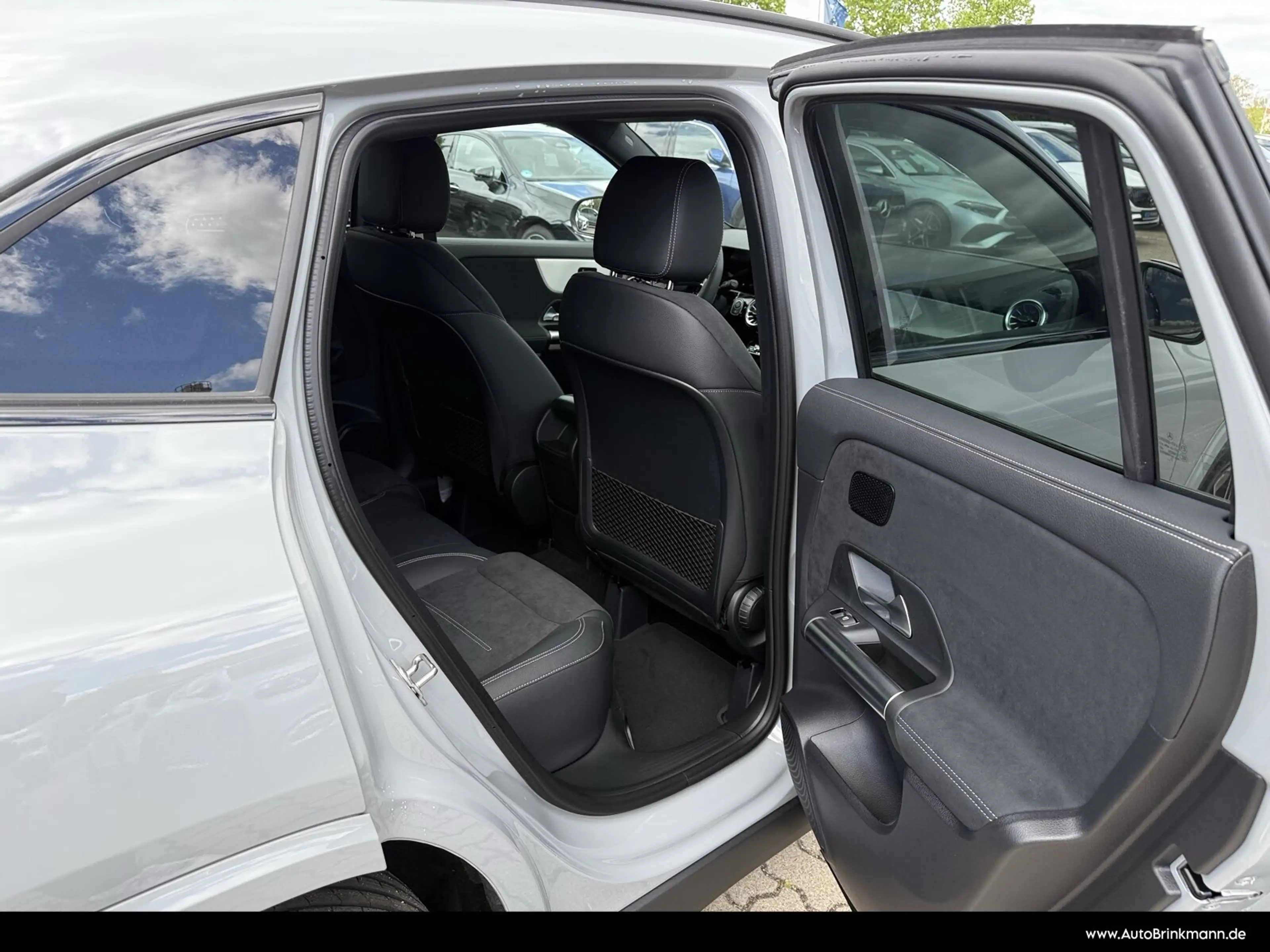 Mercedes-Benz GLA 180 GLA 180 AMG Line/Special Ed./Multibeam/AHK/EasyP — photo 11