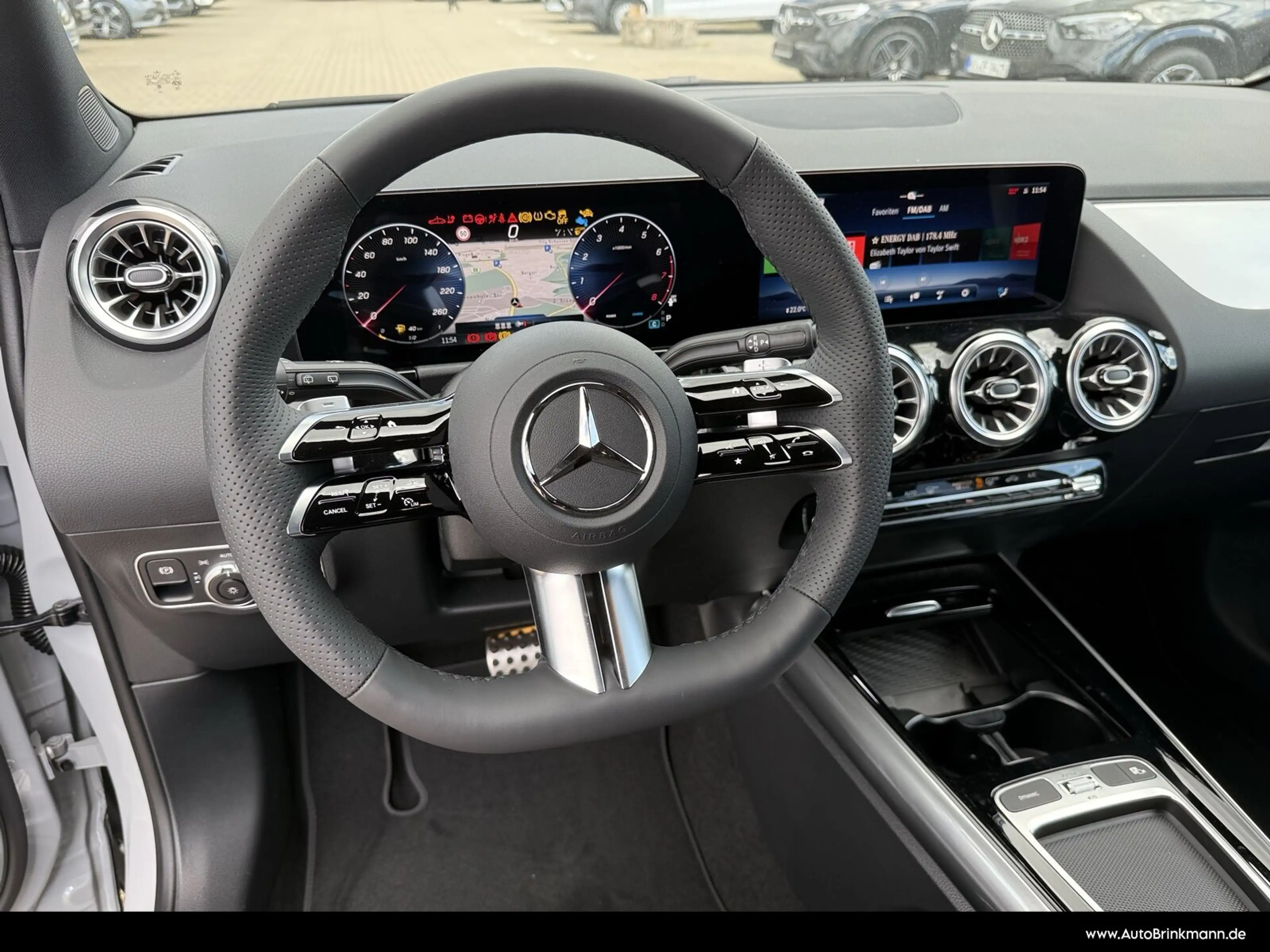 Mercedes-Benz GLA 180 GLA 180 AMG Line/Special Ed./Multibeam/AHK/EasyP — photo 12
