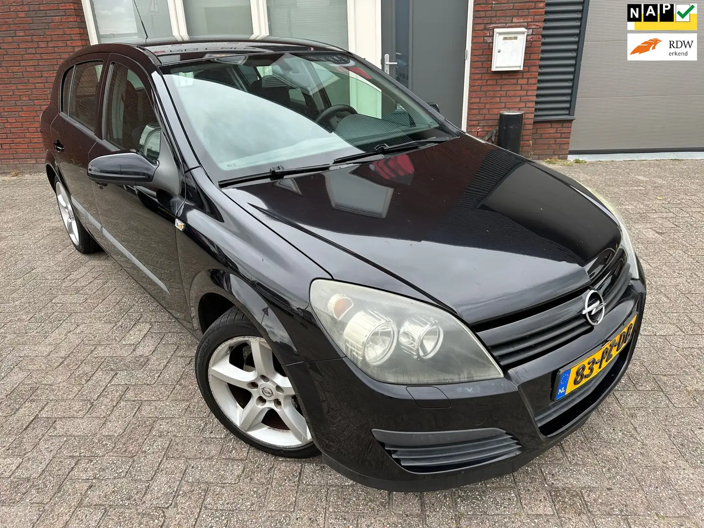 Opel Astra 1.6 Sport / Airco / 5DRS / LM / Cruise Black - 1