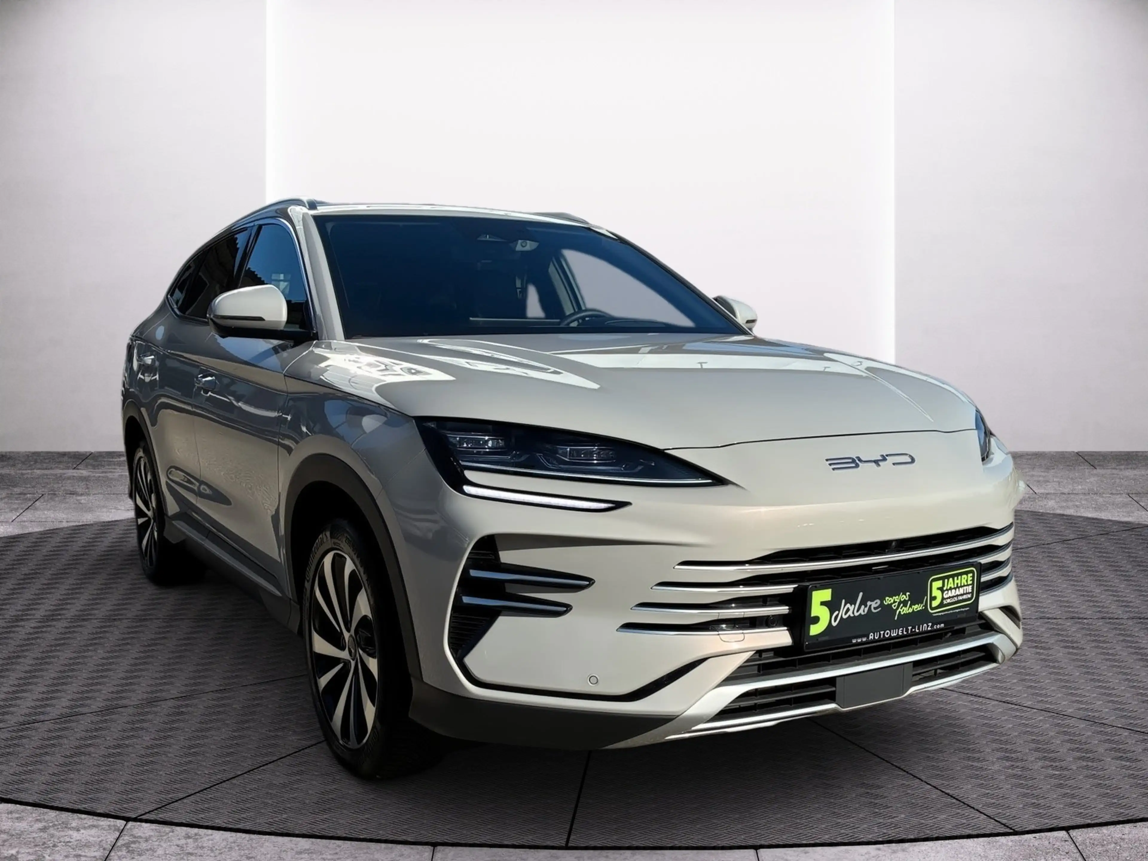 BYD Seal U 1.5 DM-i PHEV W Design LED+SHZ+2xKlima+LM — photo 18
