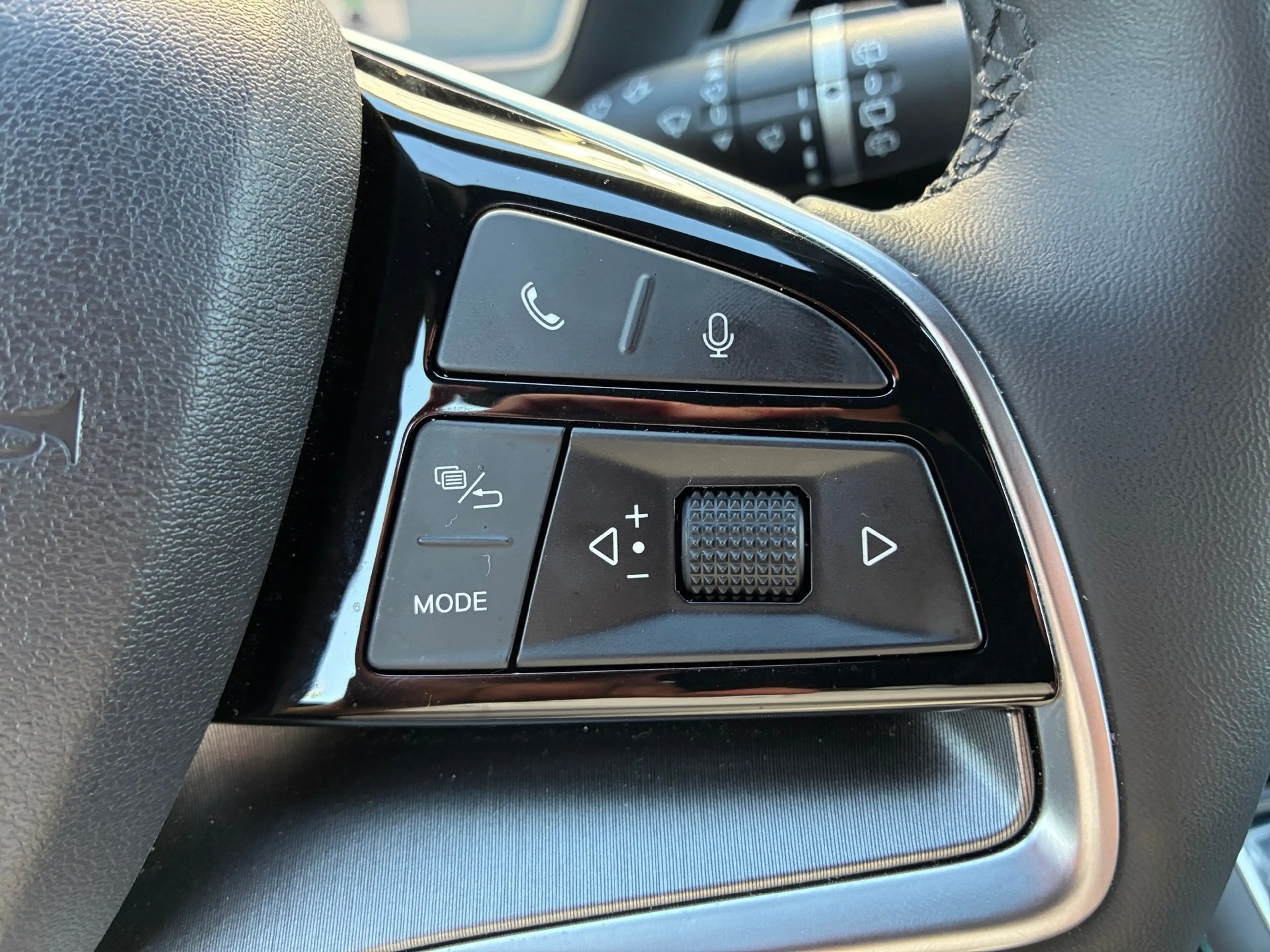 BYD Seal U 1.5 DM-i PHEV W Design LED+SHZ+2xKlima+LM — photo 27