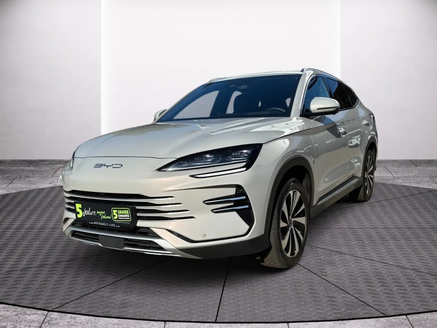 BYD Seal U 1.5 DM-i PHEV W Design LED+SHZ+2xKlima+LM Beige - 2