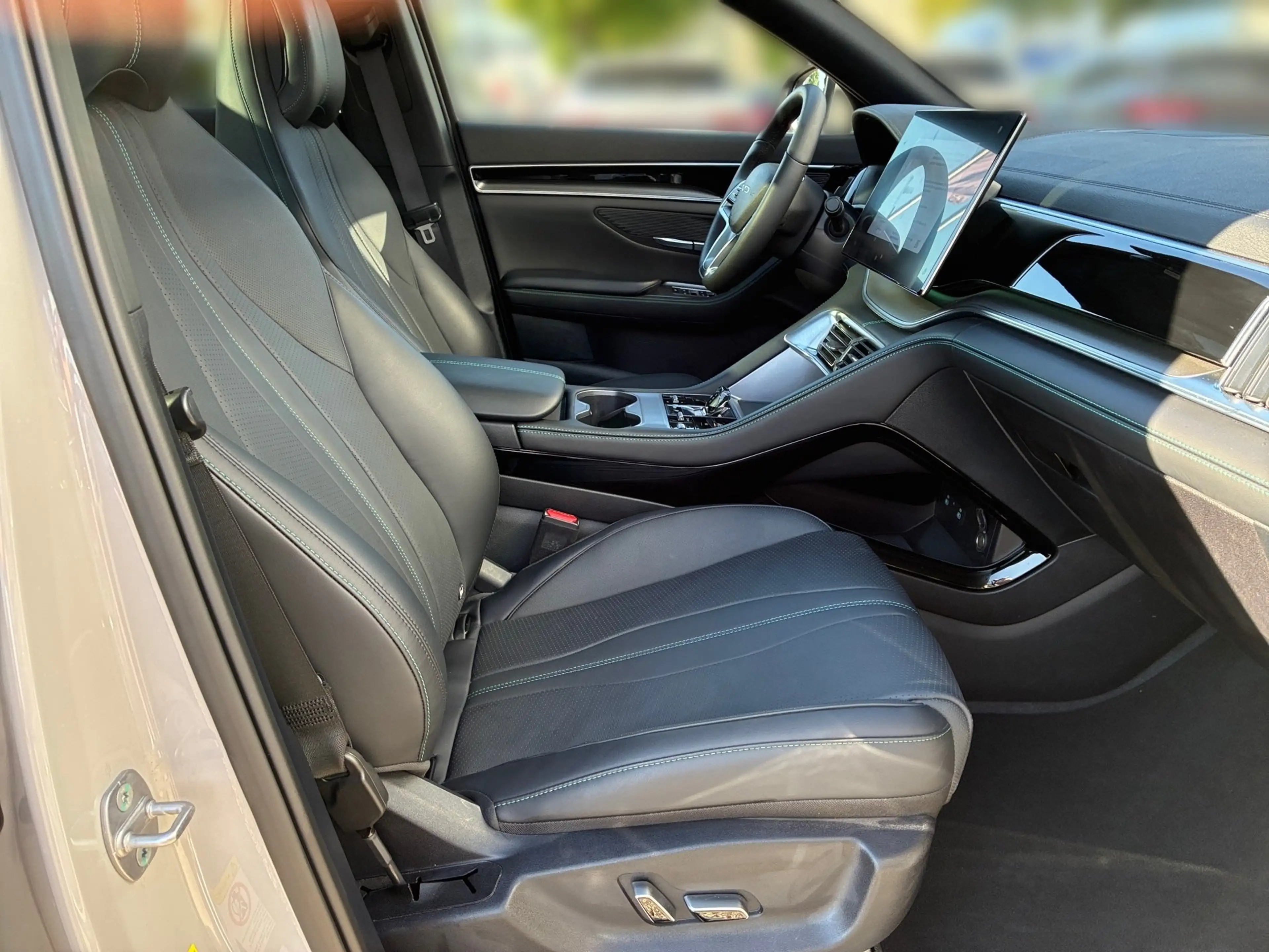 BYD Seal U 1.5 DM-i PHEV W Design LED+SHZ+2xKlima+LM — photo 15
