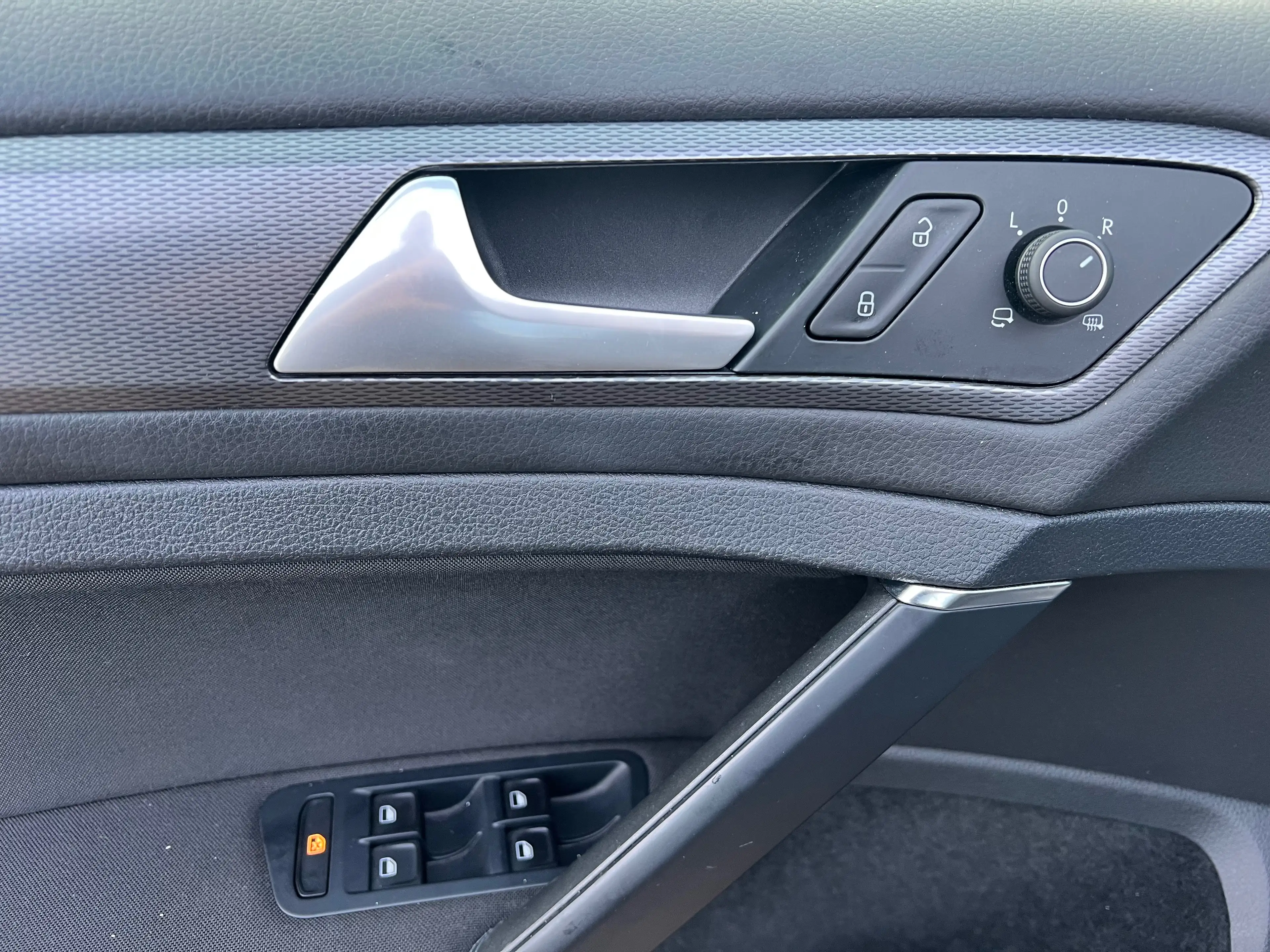 Volkswagen Golf - Lounge — photo 9