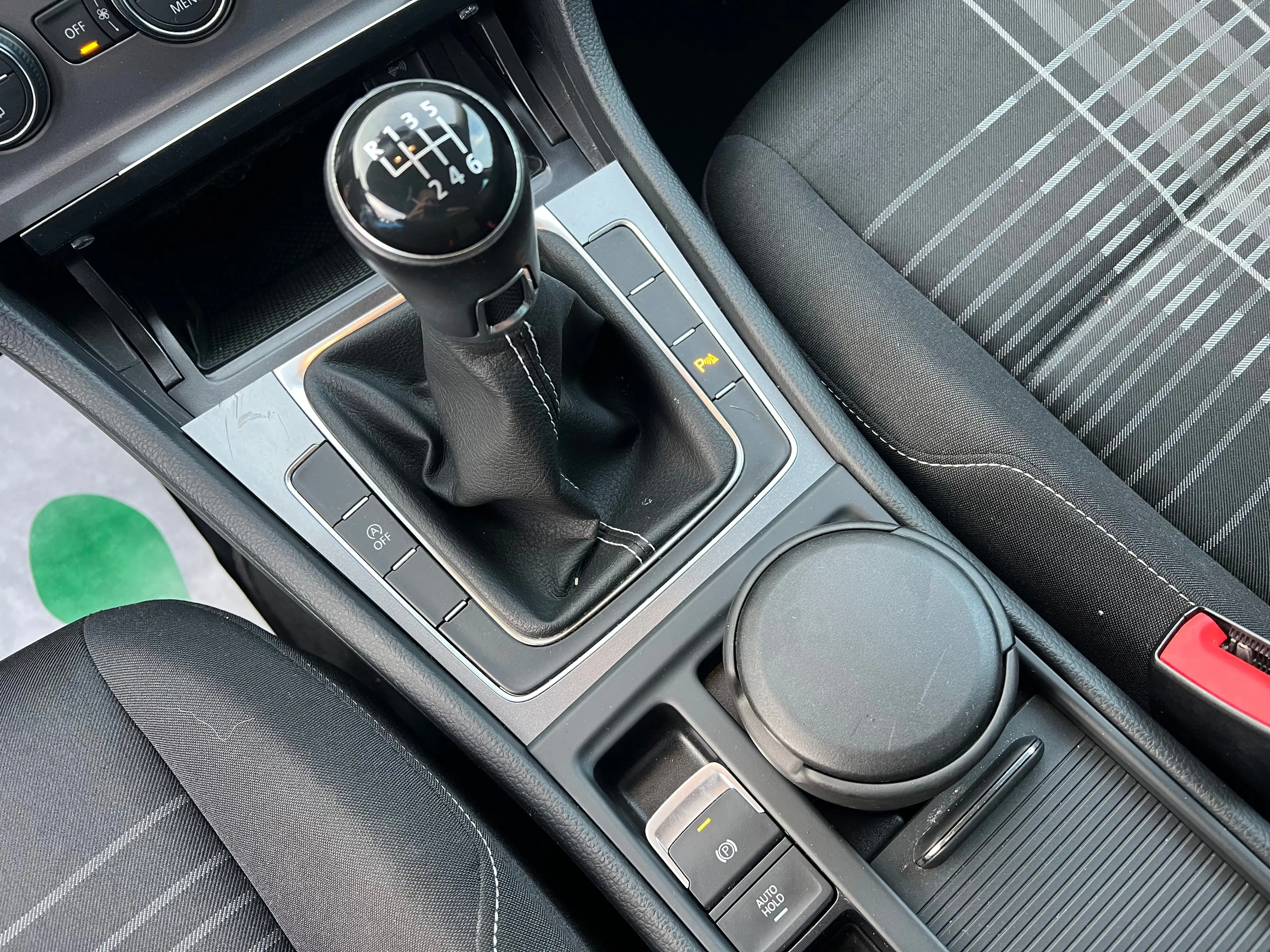 Volkswagen Golf - Lounge — photo 14