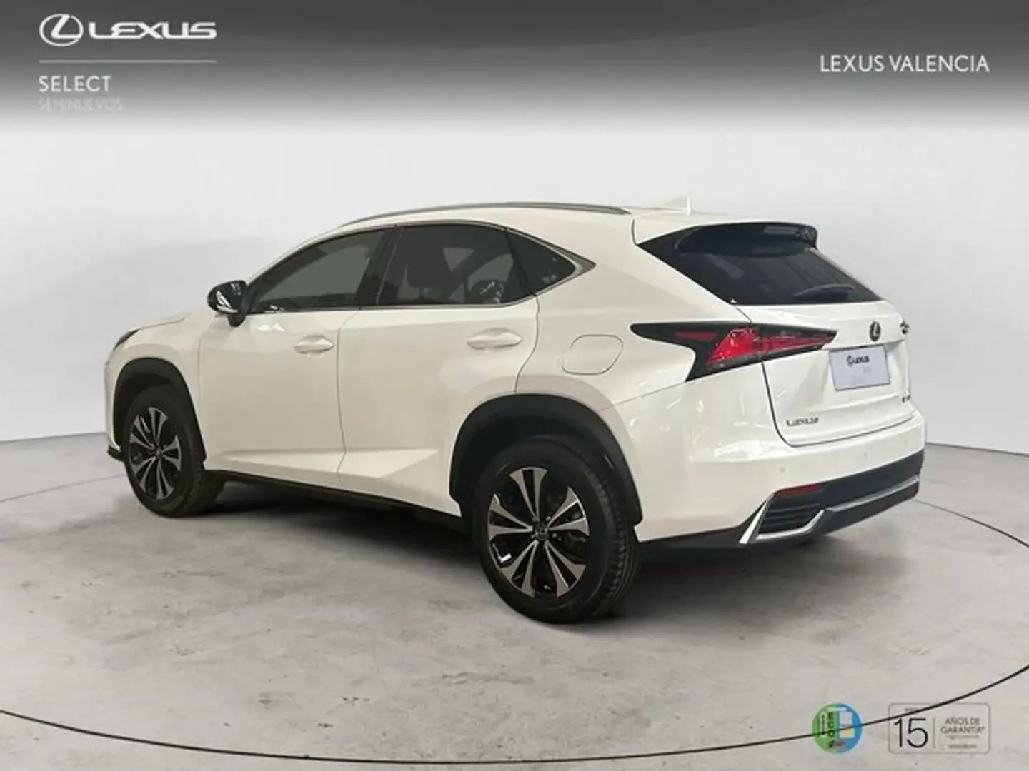 Lexus NX 200t SUV PREMIUM 2WD 2.5 Híbrido Gasolina (197CV) Tran Weiß - 2