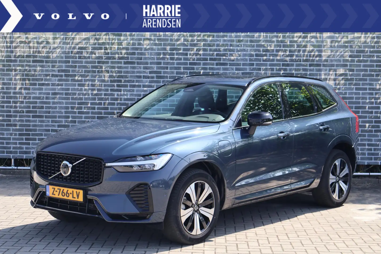 Volvo XC60 2.0 T6 Plug-in hybrid AWD Plus Dark Long Range | A Blauw - 1