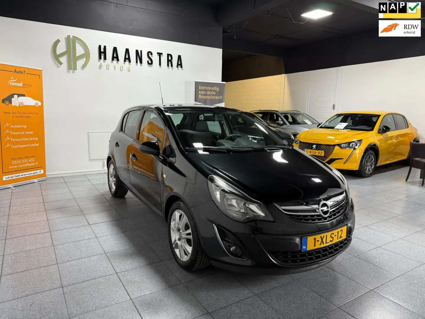 Opel Corsa 1.4-16V BlitZ Navi Airco ECC NL AUTO! NAP Zwart - 1