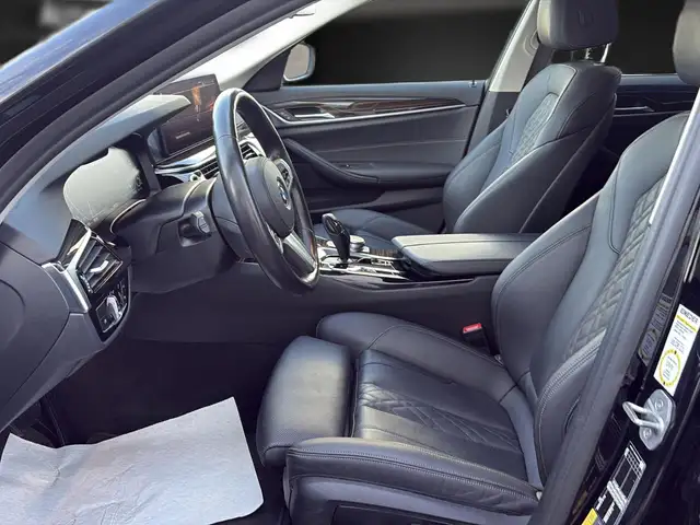 BMW 5 Series view 14