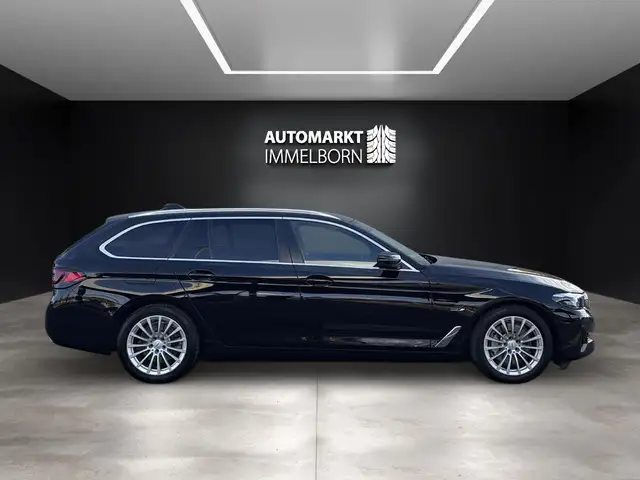BMW 5 Series view 7
