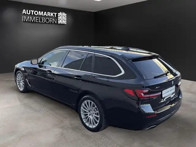 BMW 5 Series view 5