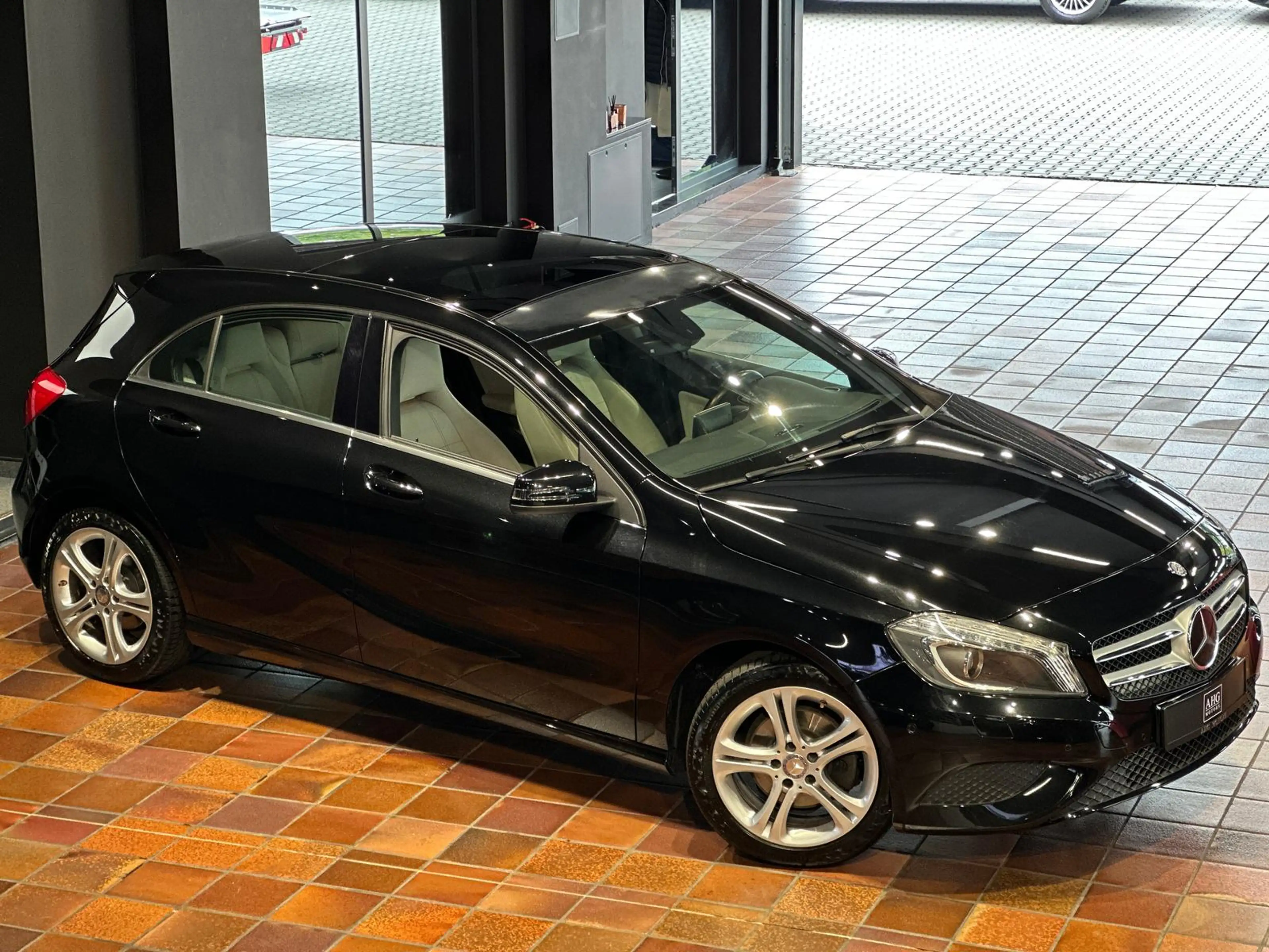 Mercedes-Benz A 200 A 200 d URBAN PANORAMA NAVI SPORTSITZE XENON 1HD — photo 14