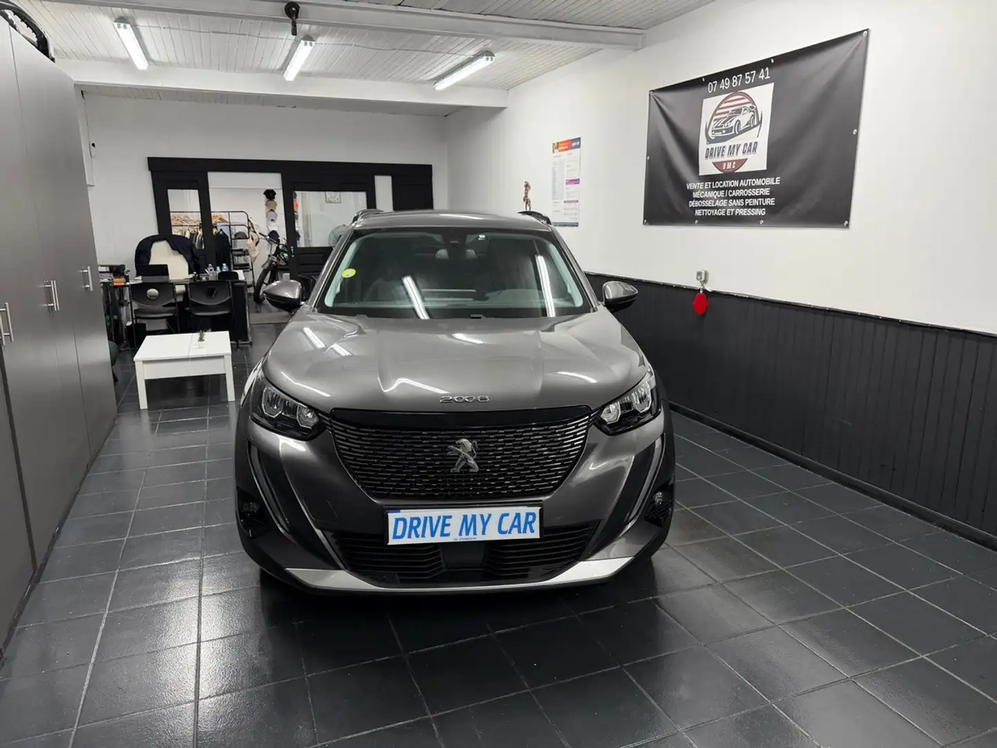 Peugeot 2008 1.5 Blue-HDi 130Ch Allure Business - 67 000 Kms Gris - 2