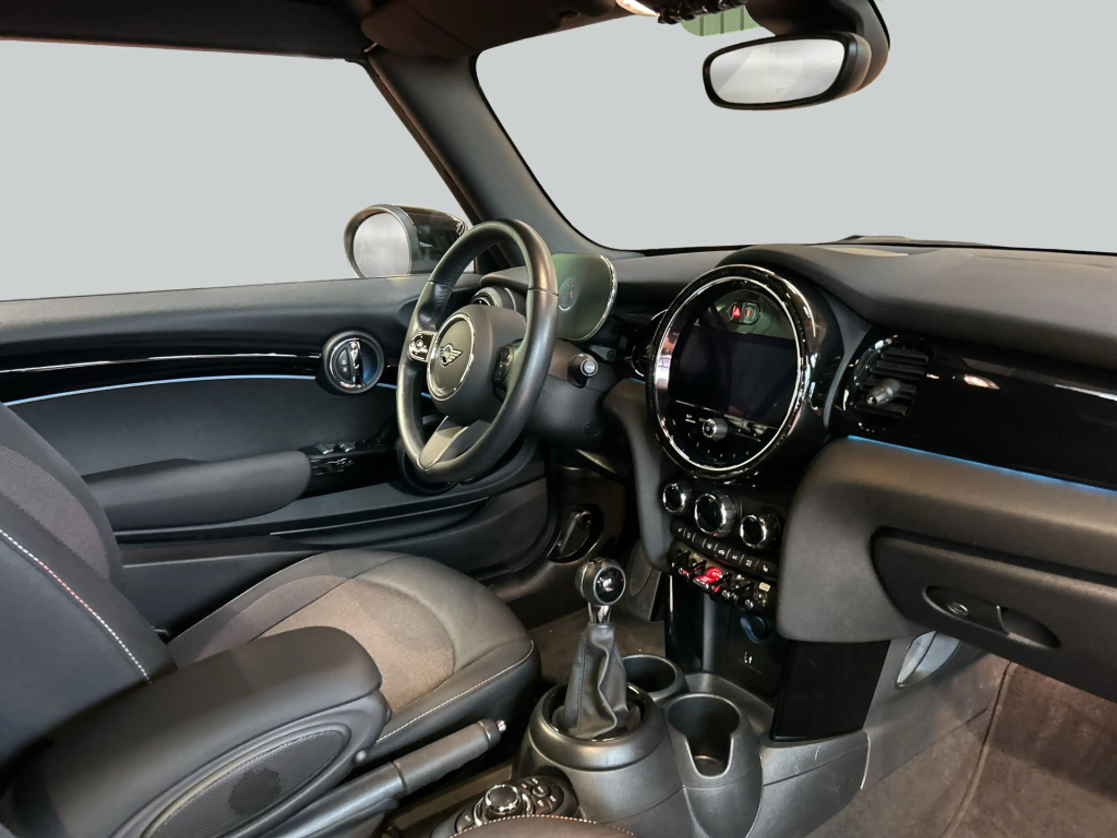 MINI Cooper Cabrio Cooper Cabrio Essential Trim, SHZ, PDC, LED — photo 15