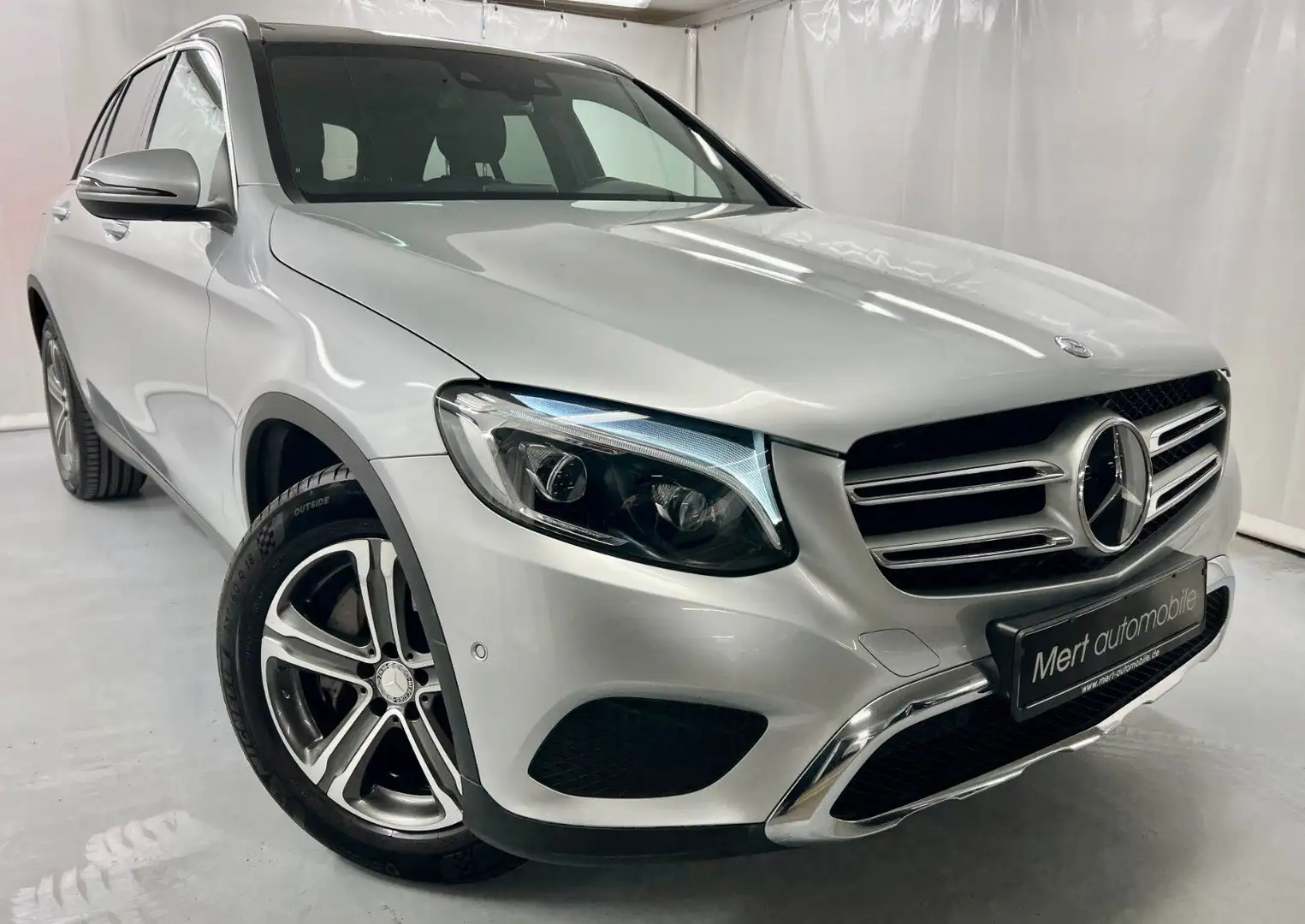 Mercedes-Benz GLC 250 CGI*4M*PANO*DISTR*AHK*TOTW*SPUR*R-KAMERA* Zilver - 1