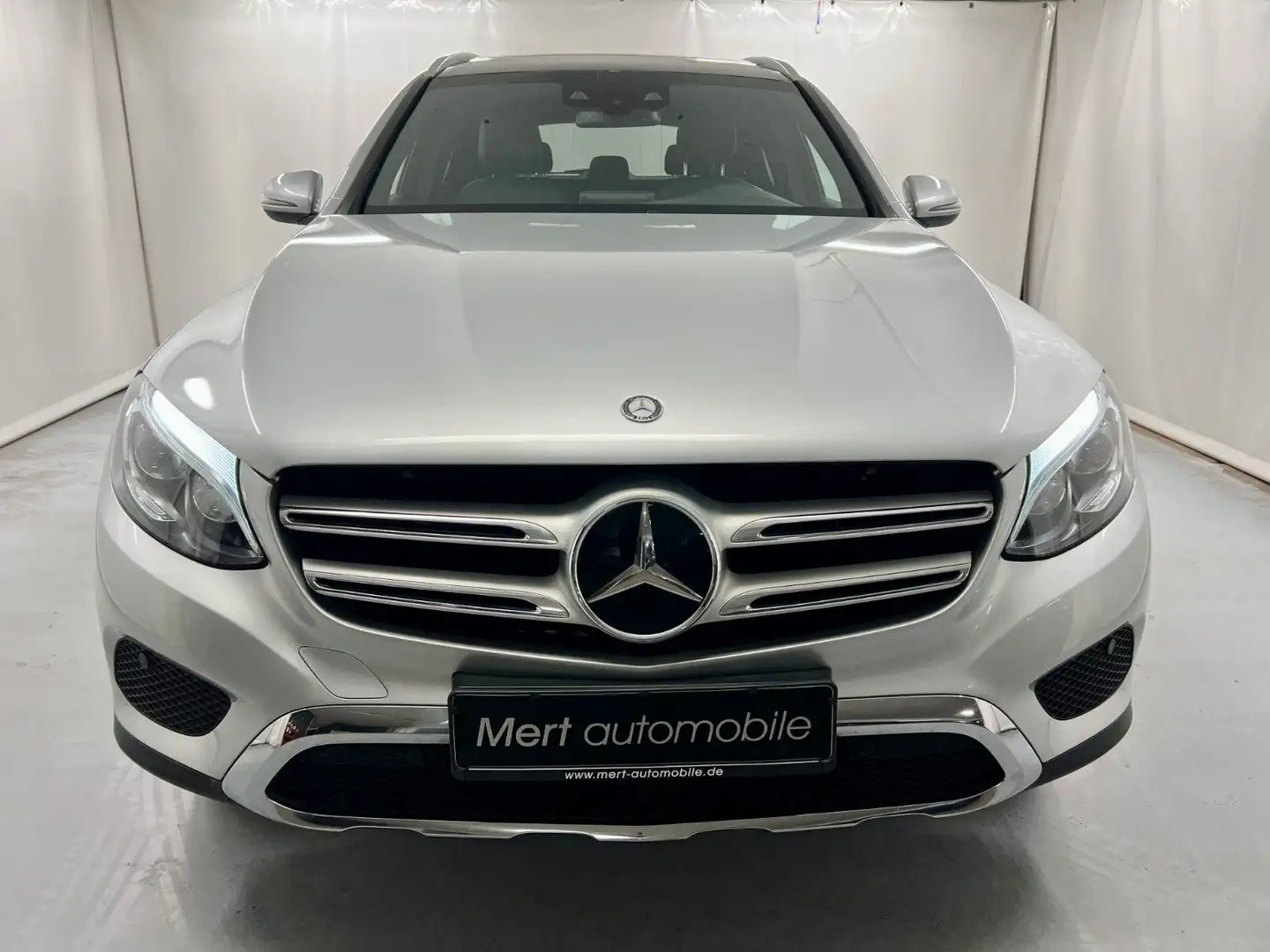 Mercedes-Benz GLC 250 CGI*4M*PANO*DISTR*AHK*TOTW*SPUR*R-KAMERA* Zilver - 2