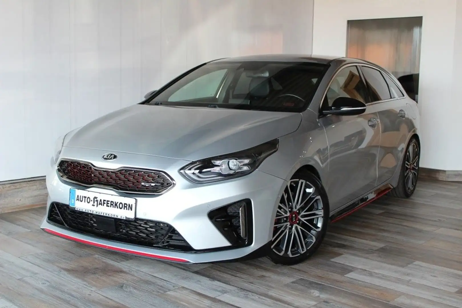 Kia Ceed / cee'd Pro Ceed TCI Turbo 204 GT*ACC*JBL*NAV*LED* Silber - 2