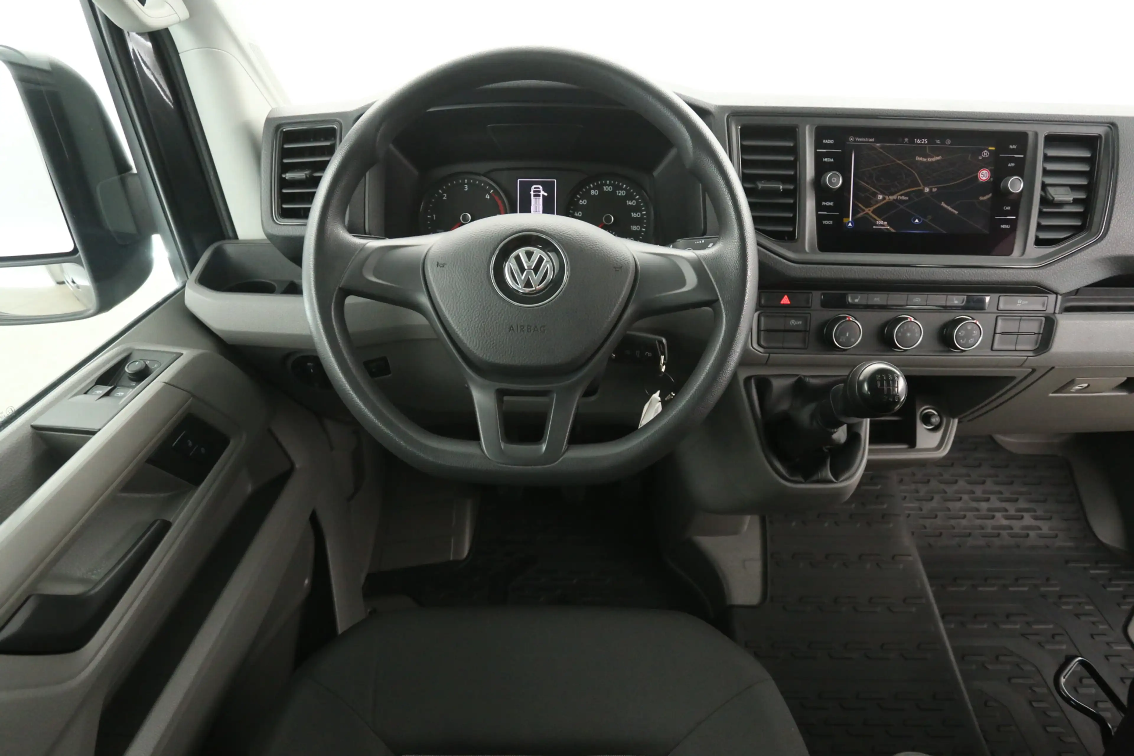 Volkswagen Crafter 2.0 TDI 140PK L3H2 | DC | 6 Zits | Airco | Camera — photo 2