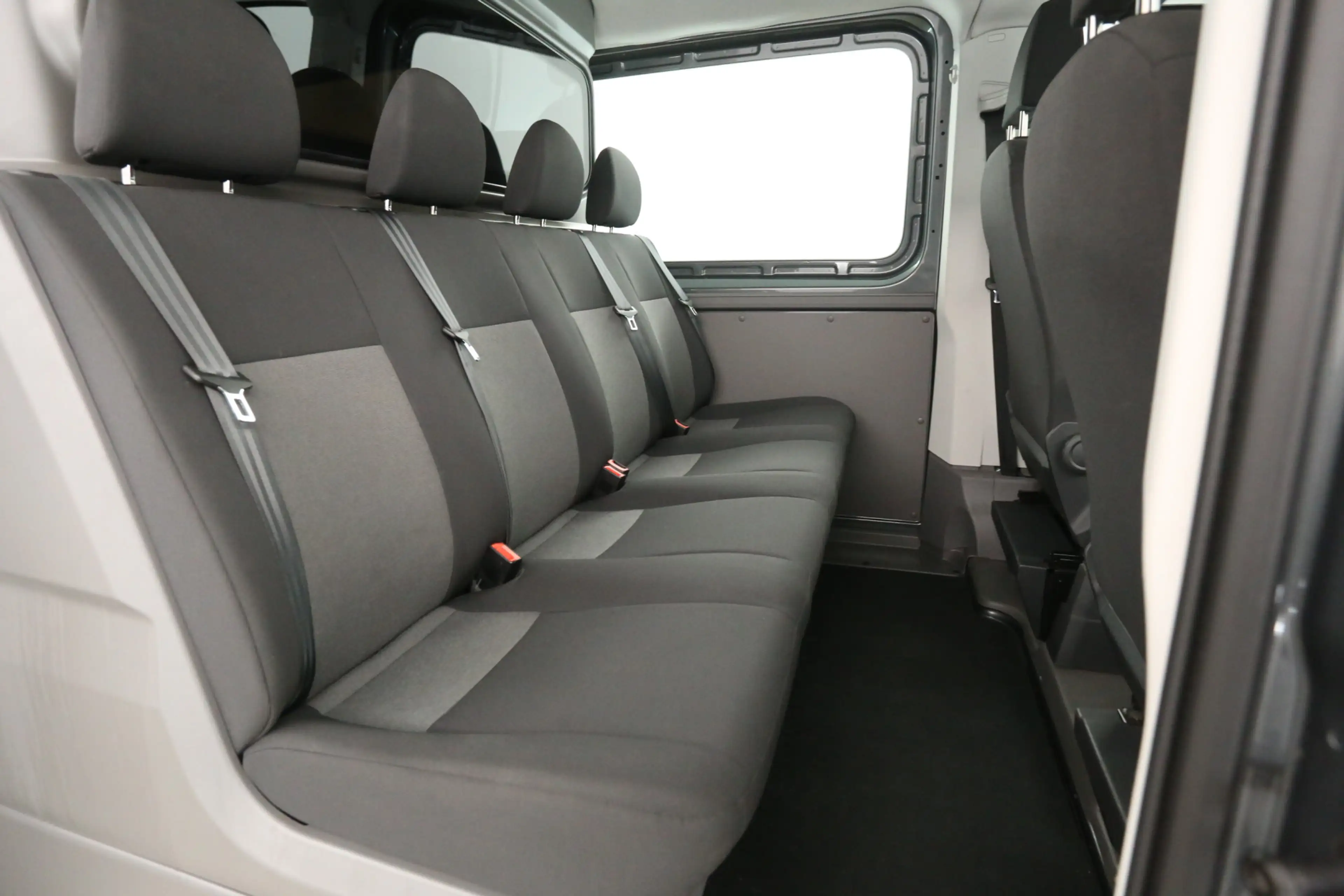 Volkswagen Crafter 2.0 TDI 140PK L3H2 | DC | 6 Zits | Airco | Camera — photo 13