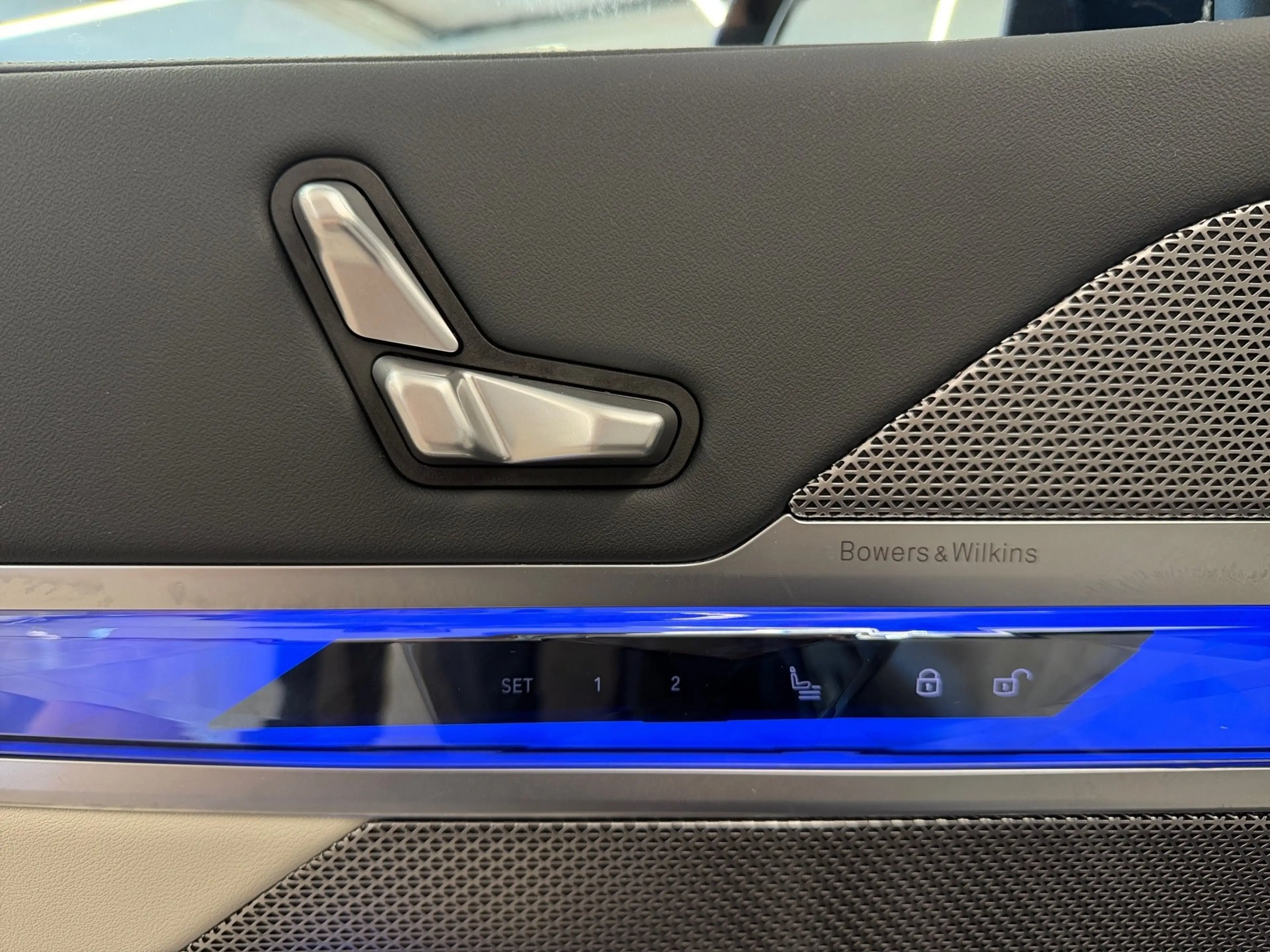 BMW 740 d xDrive — photo 6