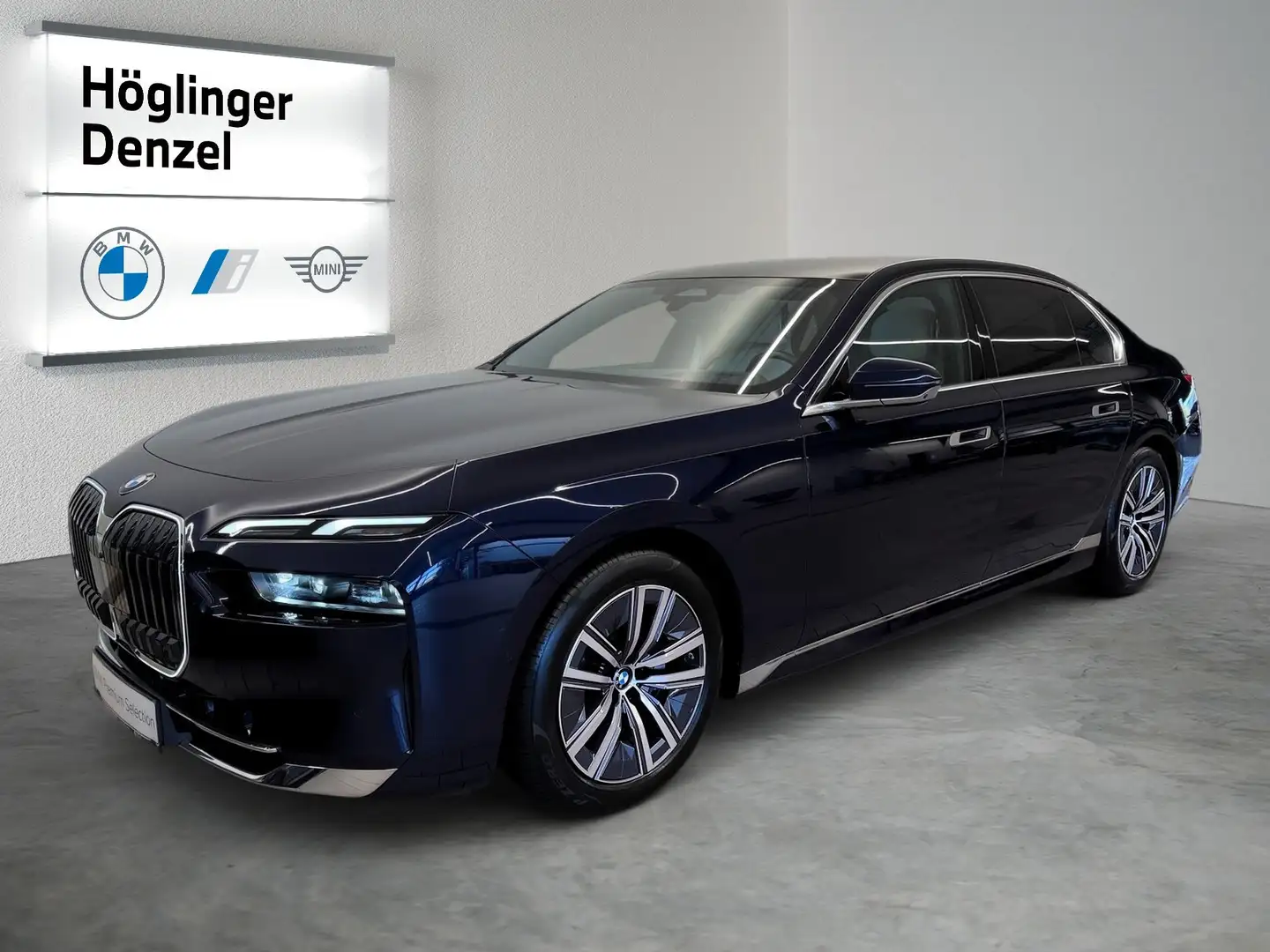 BMW 740 d xDrive Blau - 2