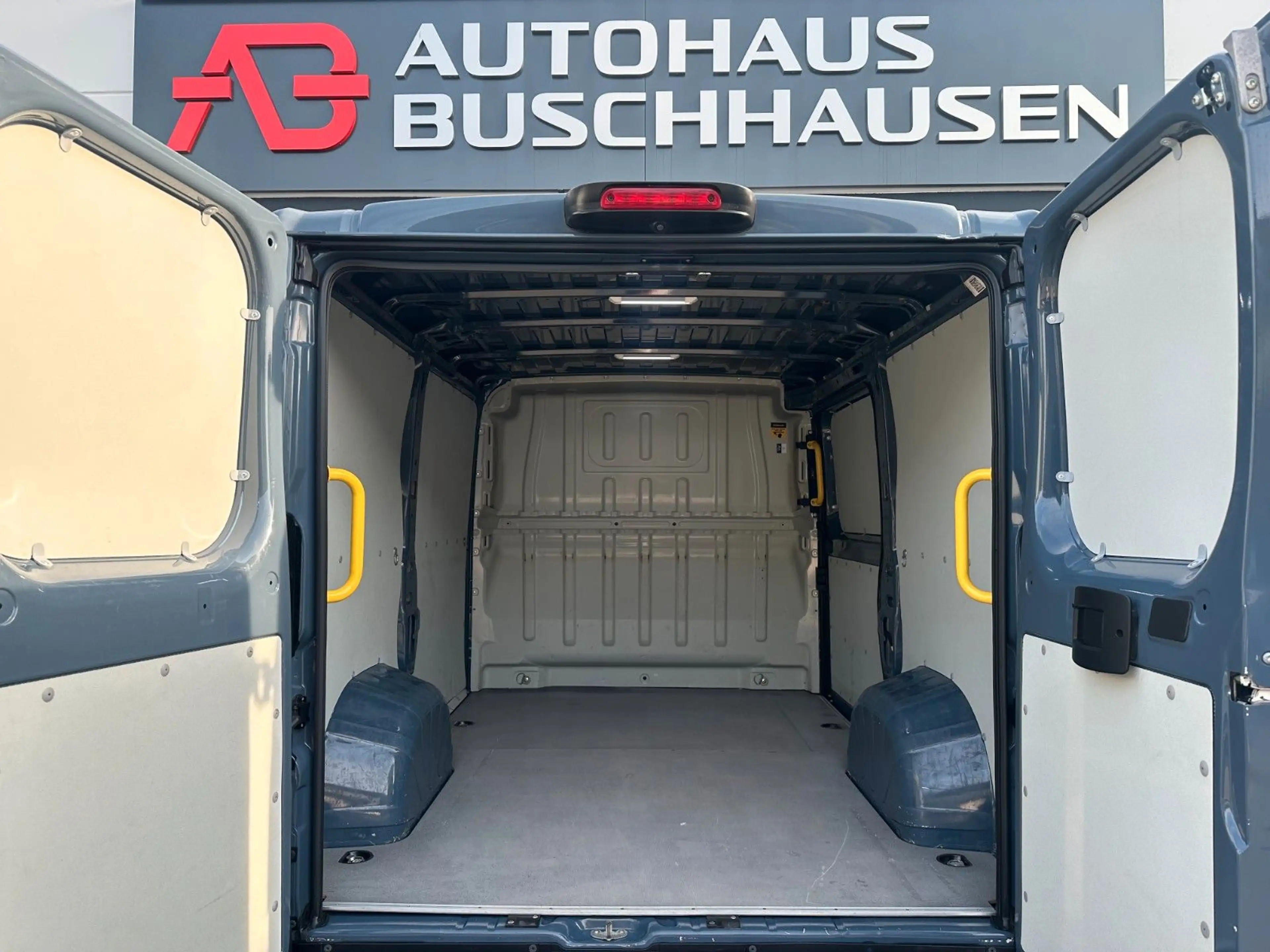Peugeot Boxer Kasten 328 2.2BlueHDi 120 Pro*TÜV&Insp.NEU — photo 8