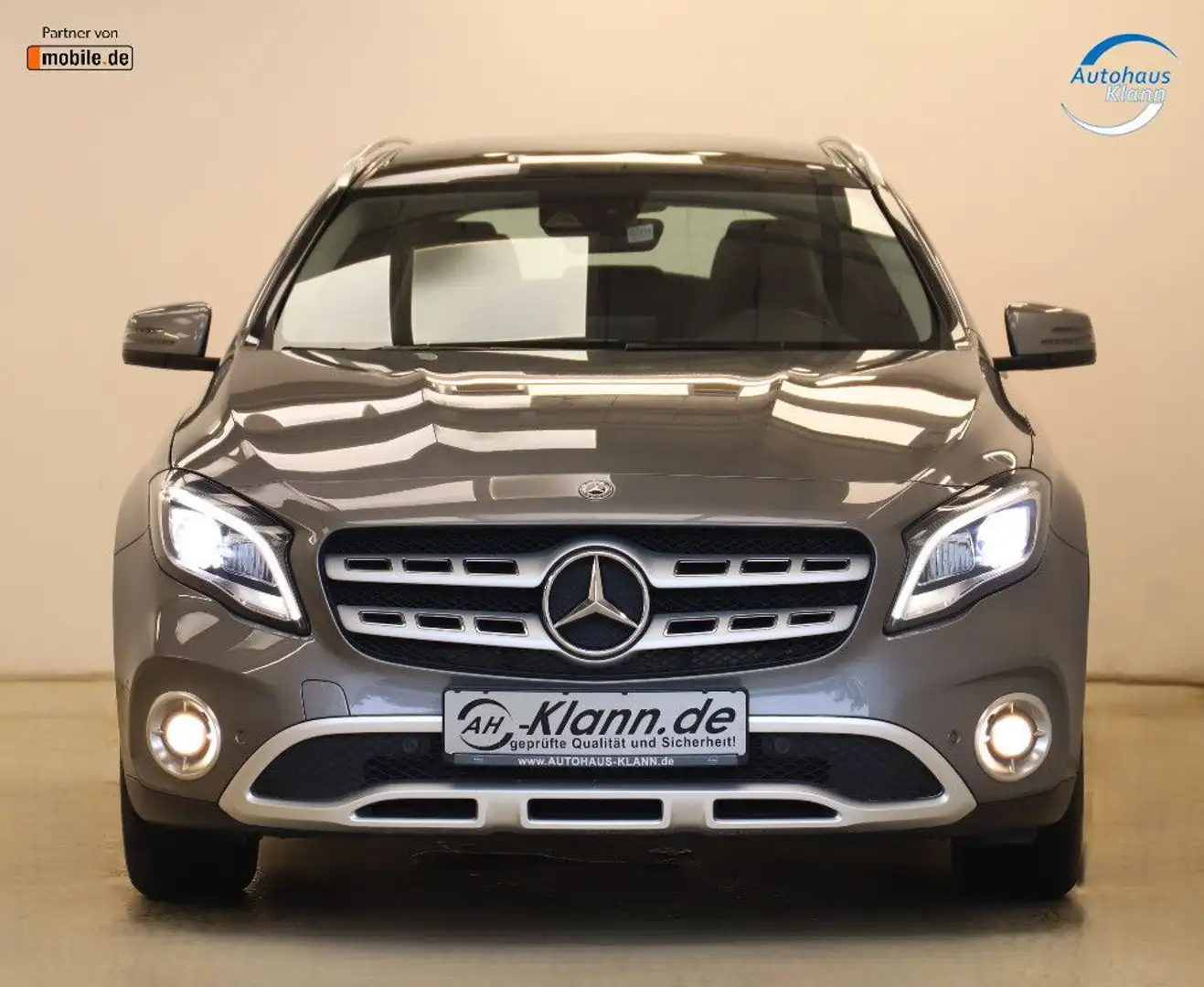 Mercedes-Benz GLA 200 156PS 7G Urban Standheizung Pano 1Hand Grau - 2