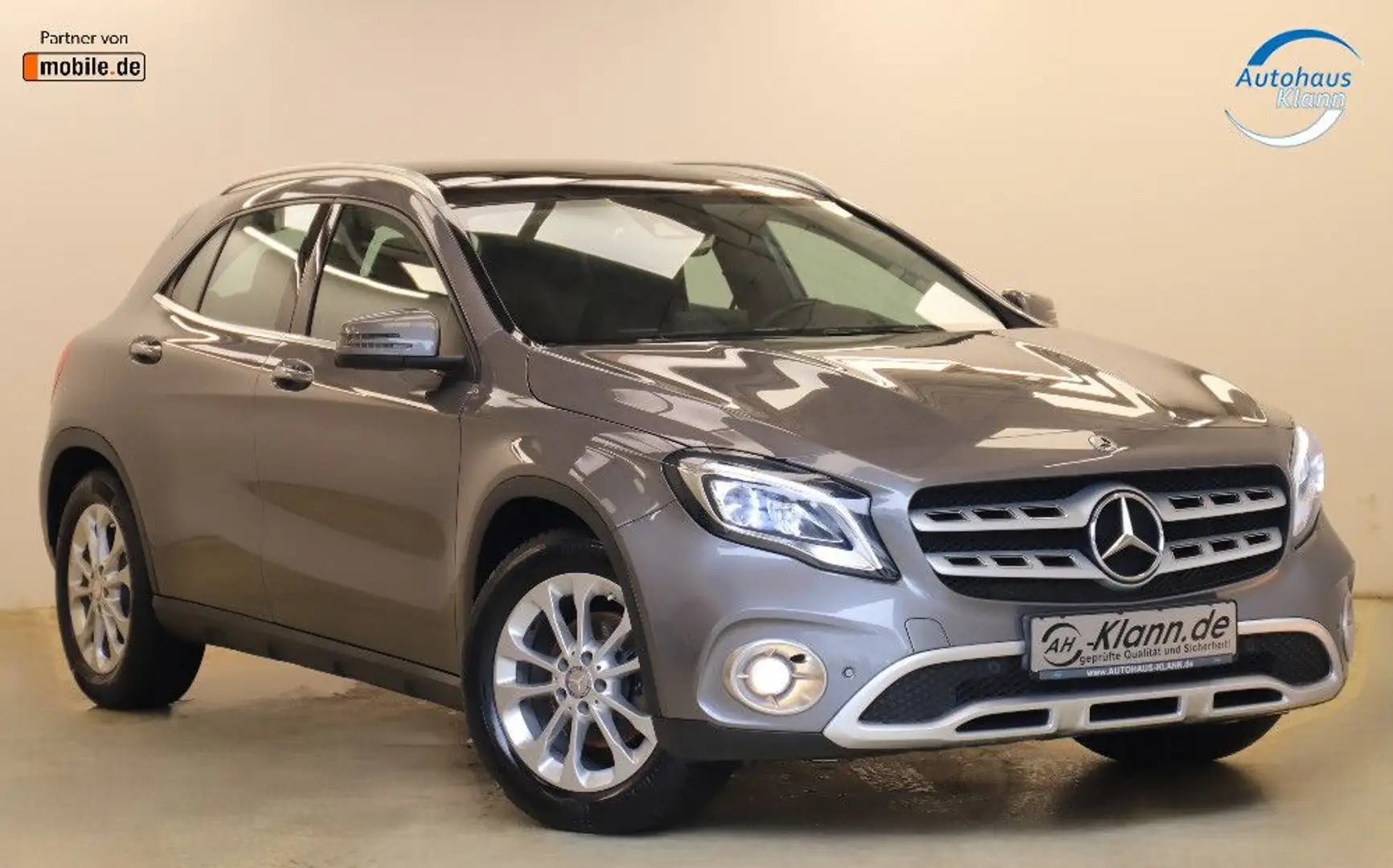 Mercedes-Benz GLA 200 156PS 7G Urban Standheizung Pano 1Hand Grau - 1