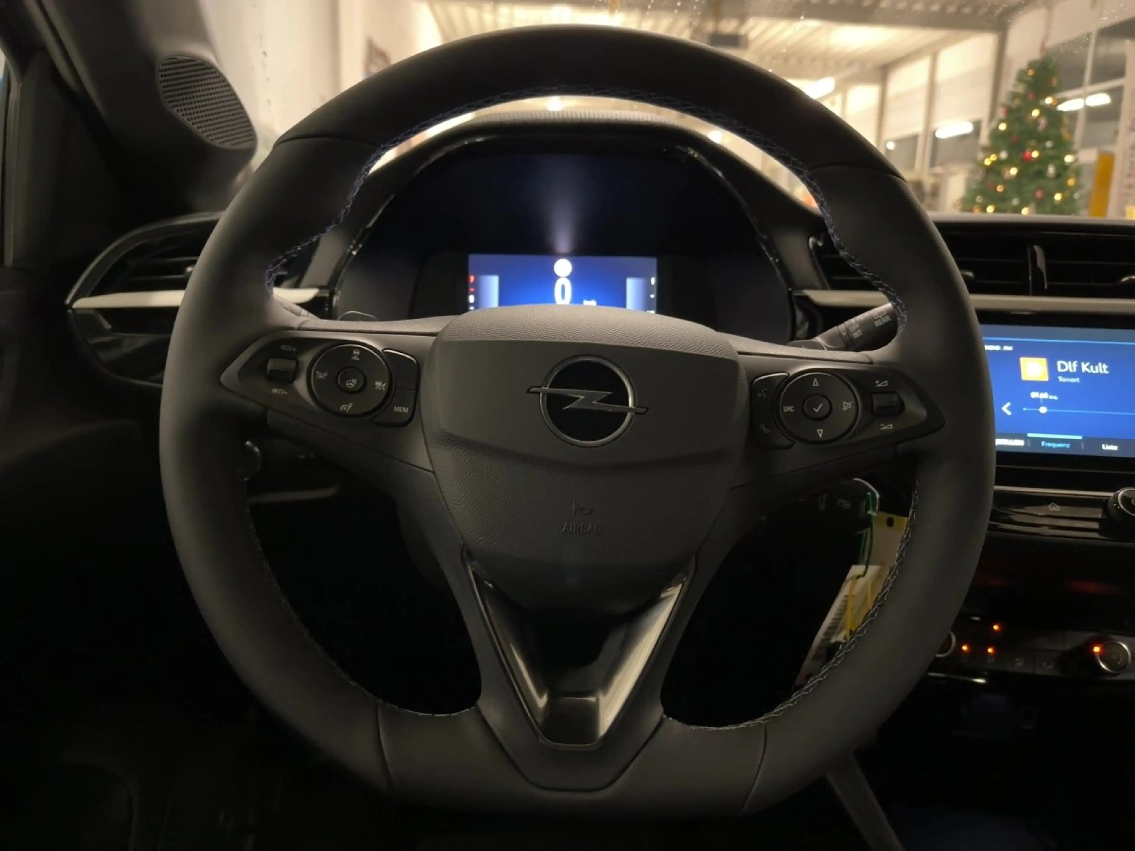 Opel Corsa GS. 1.2 AT ACC CAM LED TWA PDC — photo 12