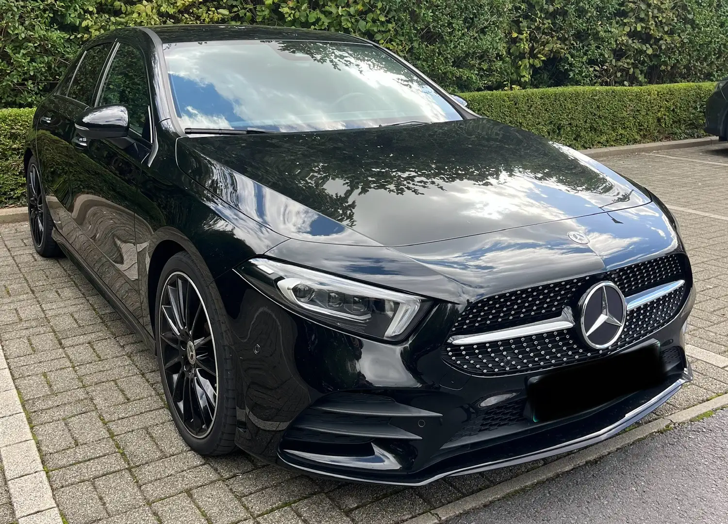 Mercedes-Benz A 220 7G-DCT AMG Line - 2